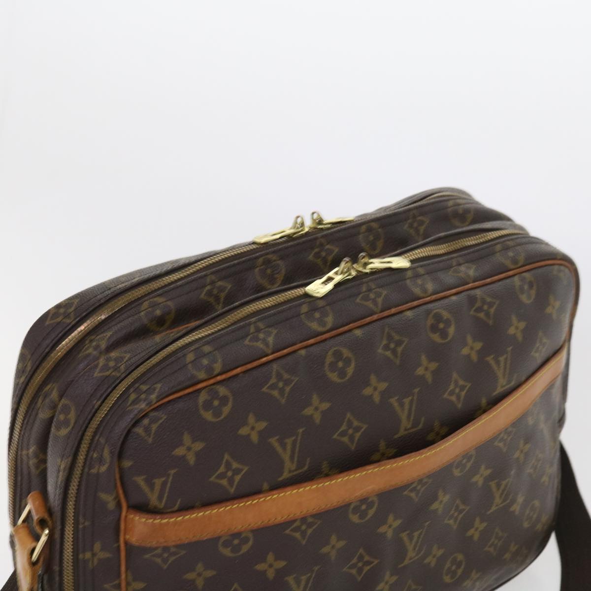 LOUIS VUITTON Reporter Shoulder Bag