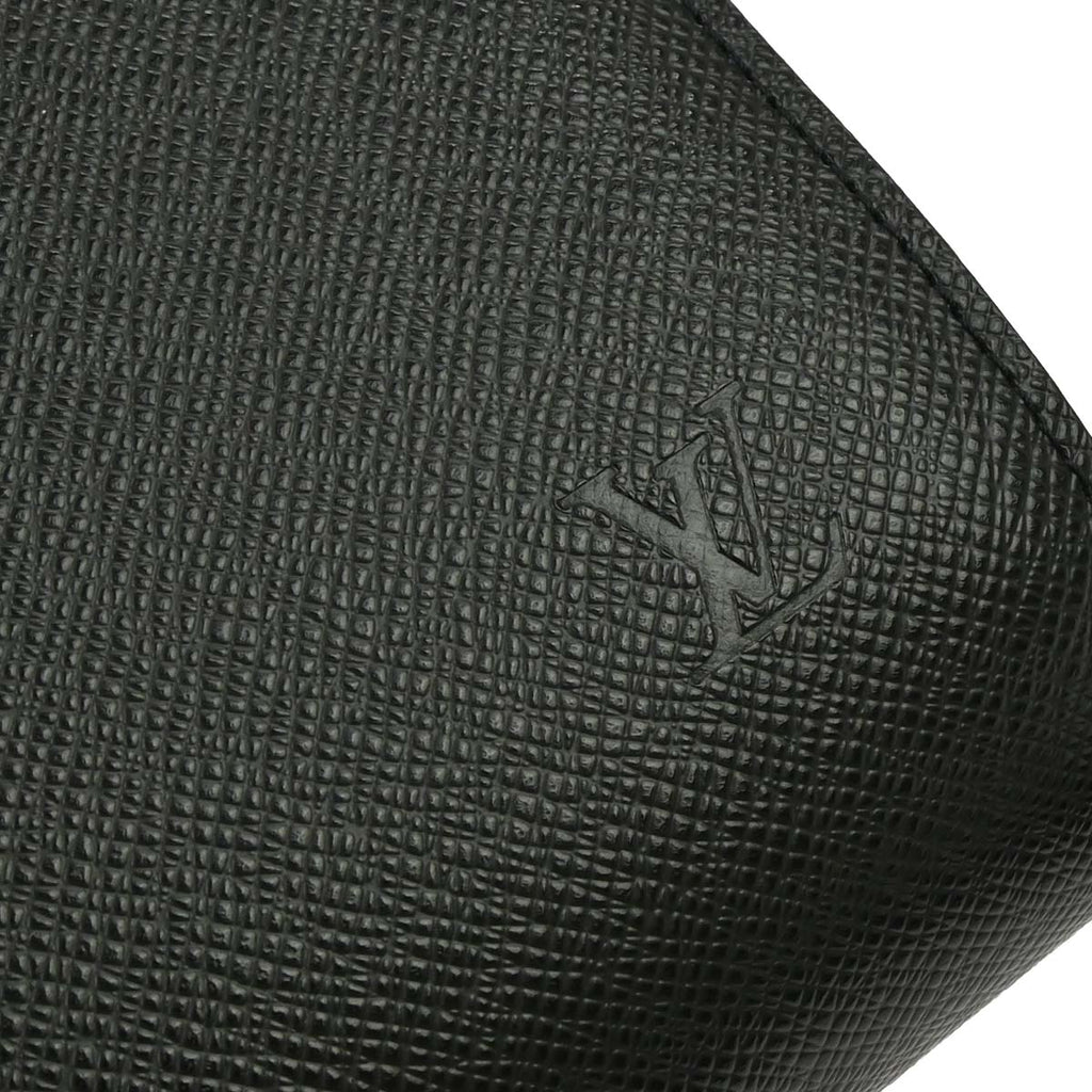 Louis Vuitton Black Taiga Baikal Clutch Bag M30182