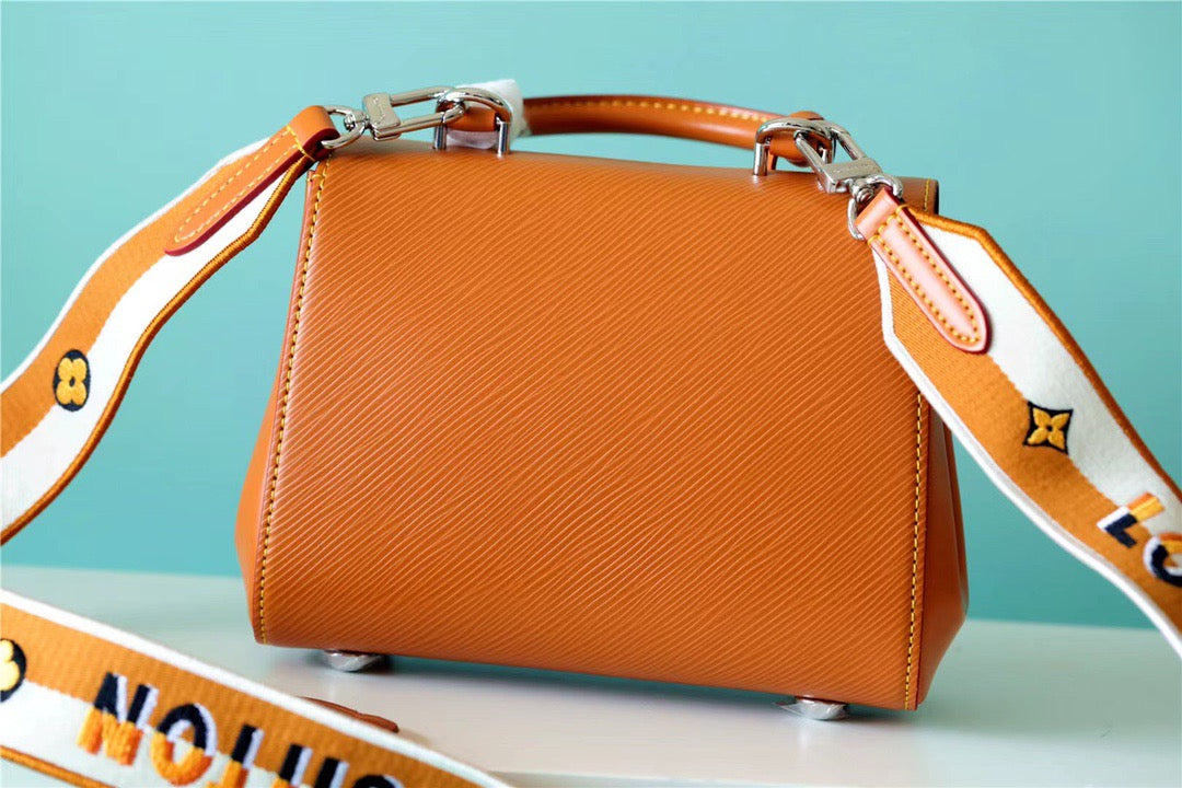 Louis Vuitton Cluny Mini Epi Gold Miel For Women,  Shoulder And Crossbody Bags 20cm/7.9in Louis Vuitton M58931