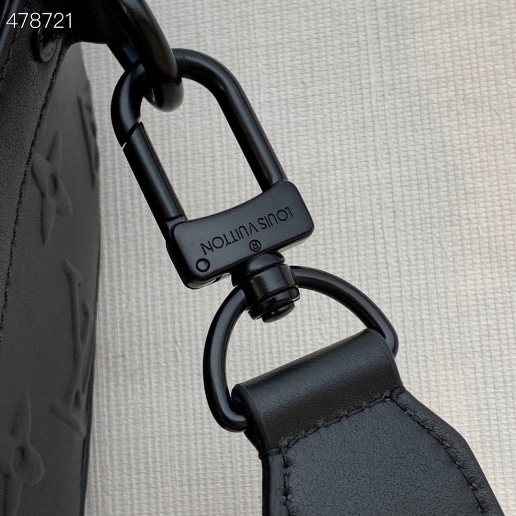 Louis Vuitton Keepall XS Monogram Seal Black For Men, Bags, Shoulder And Crossbody Bags 8.3in/21cm Louis Vuitton M57960