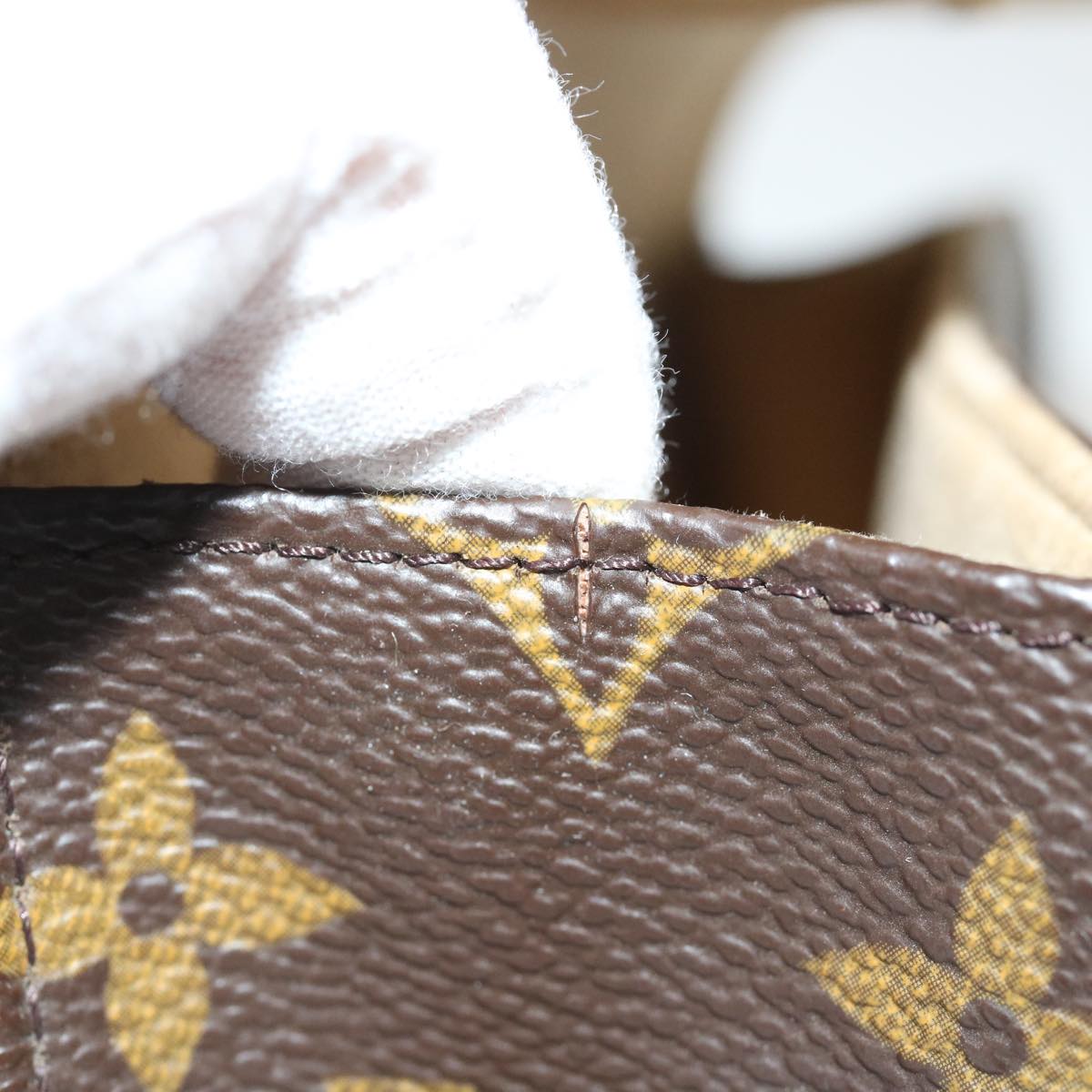 LOUIS VUITTON Pochette florentine Shoulder Bag