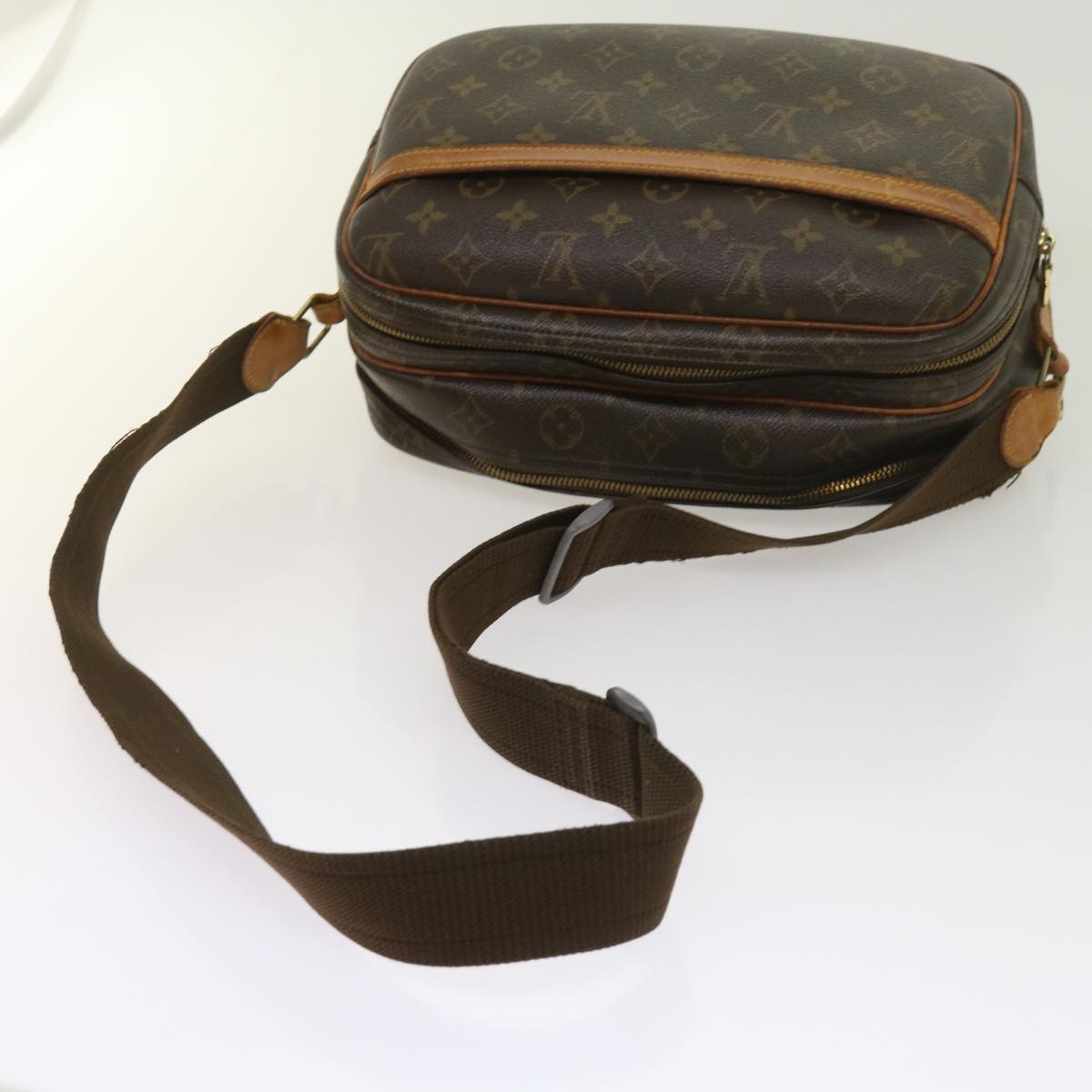 LOUIS VUITTON Reporter Shoulder Bag