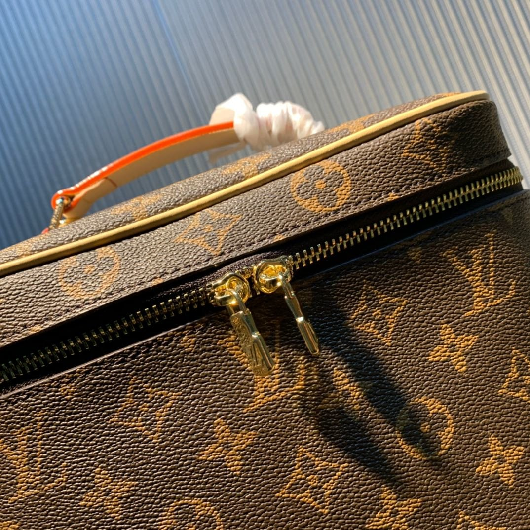 Elite Carryalls