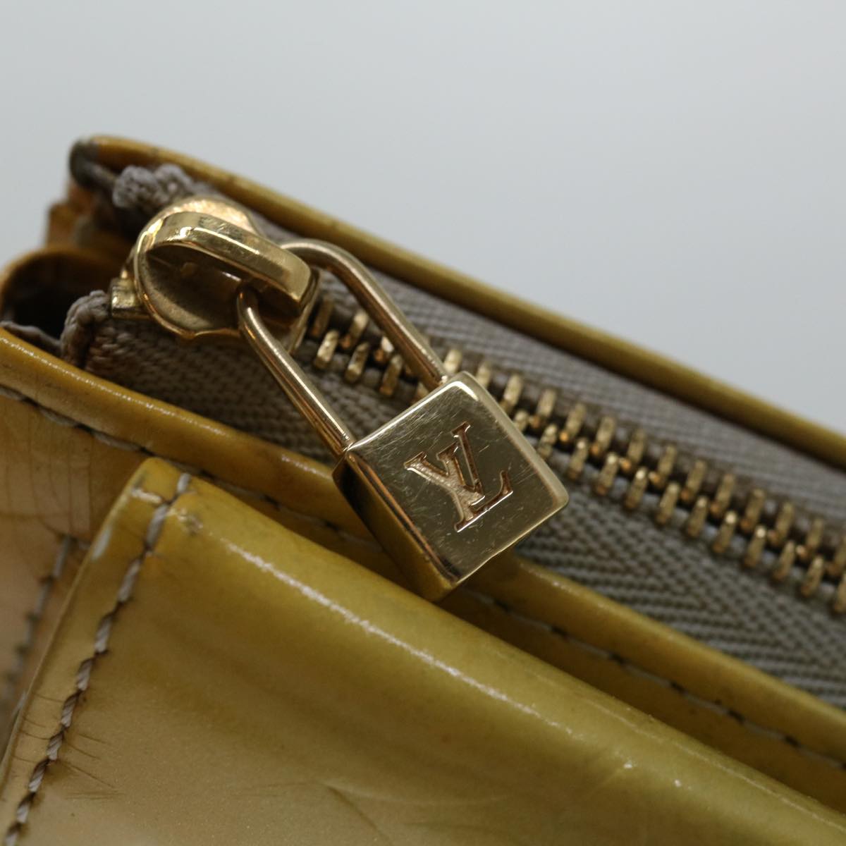 LOUIS VUITTON Mott Shoulder Bag
