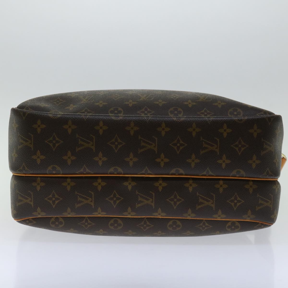LOUIS VUITTON Reporter Shoulder Bag