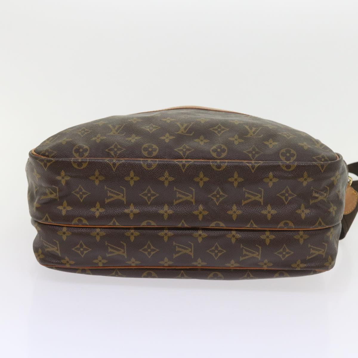 LOUIS VUITTON Reporter Shoulder Bag