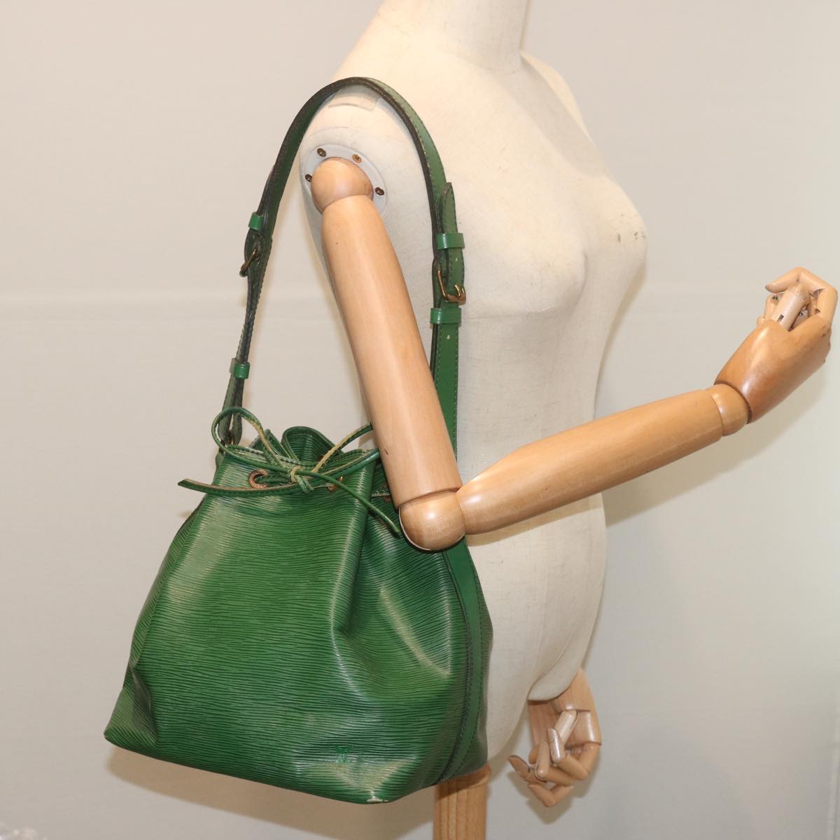 LOUIS VUITTON Noe Shoulder Bag