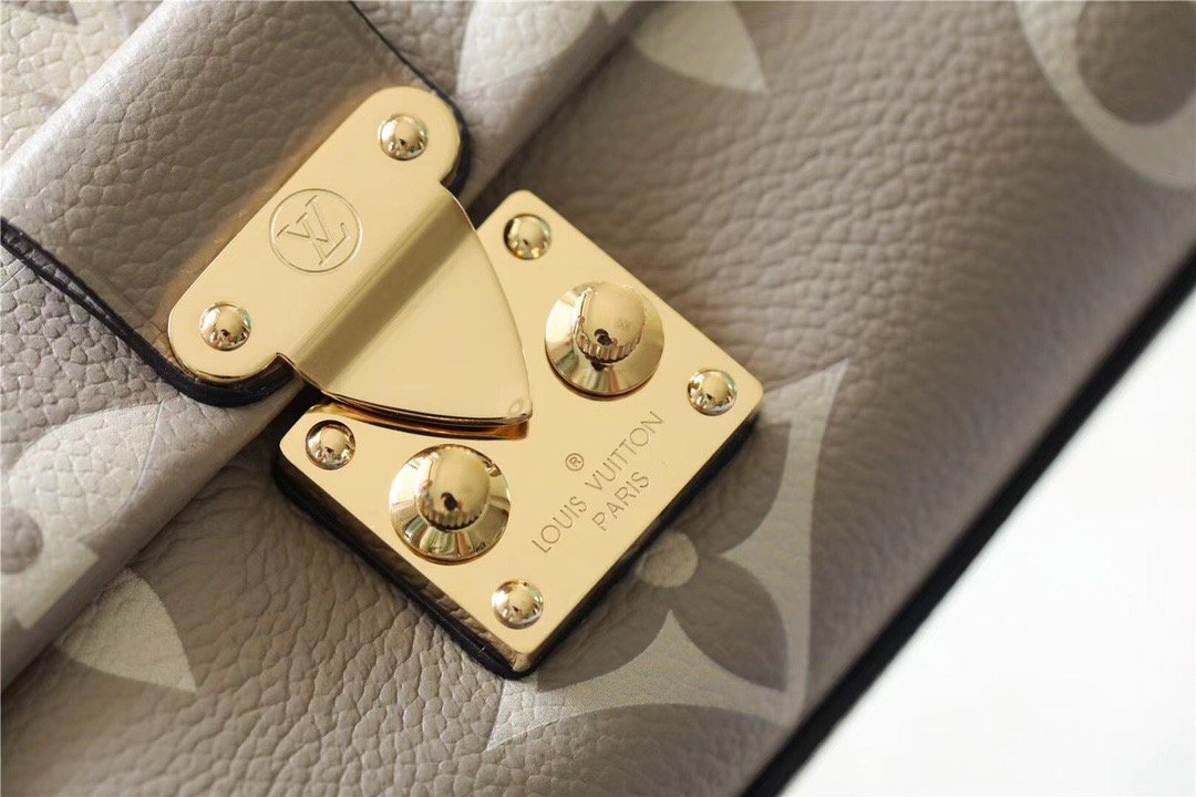 Louis Vuitton Madeleine Burberry Monogram Empreinte Dove Gray/ Creme Beige For Women,  Shoulder and Crossbody Bags 9.4in/24cm Louis Vuitton