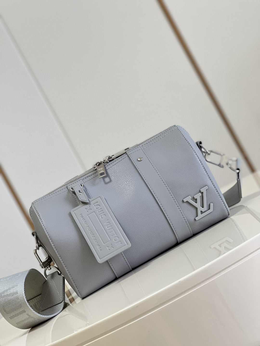 Louis Vuitton City Keepall Grey Aerogram For Women, WoBags, Crossbody Bags 10.6in/27cm Louis Vuitton M59328