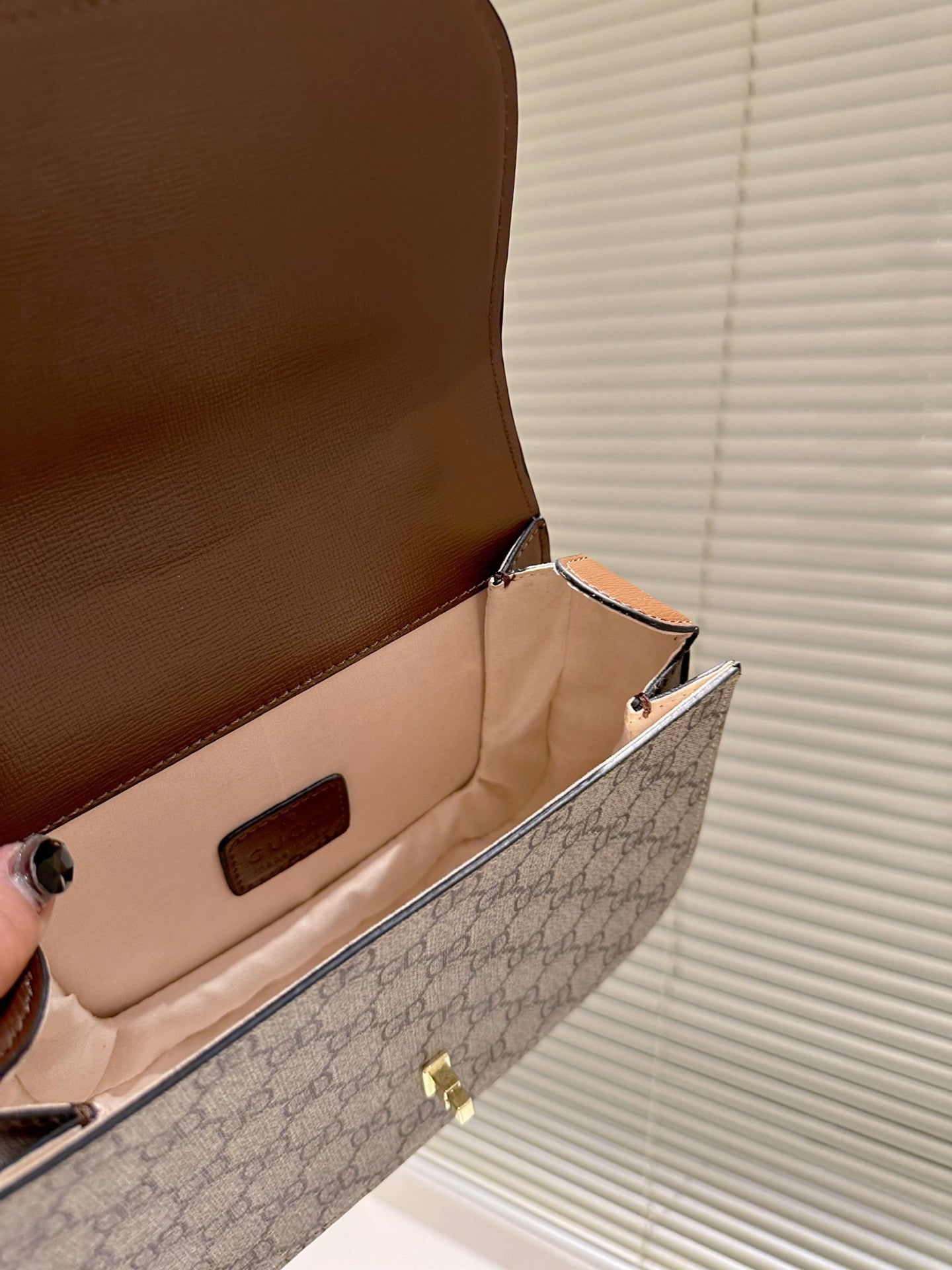 LB - New 1:1 rep  Bags Gucci 526