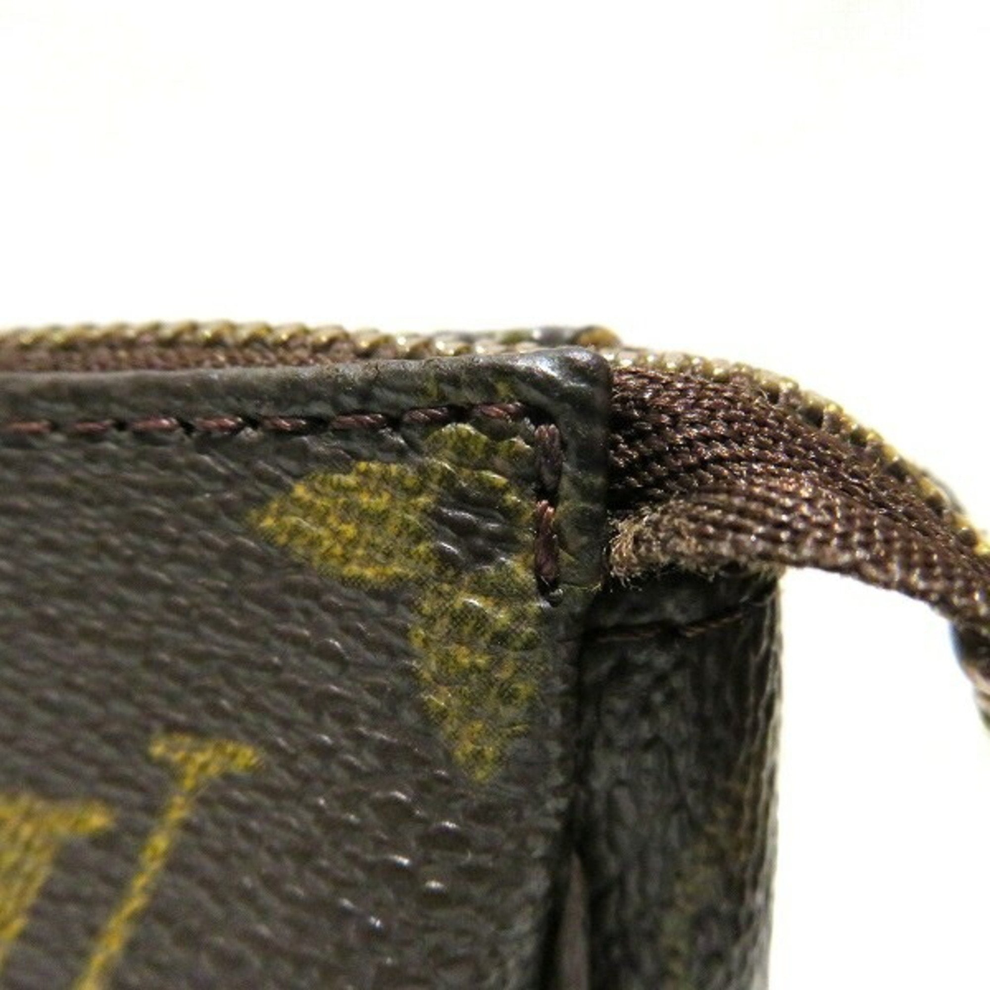 Louis Vuitton Pochette Accessoires  Canvas Clutch Bag