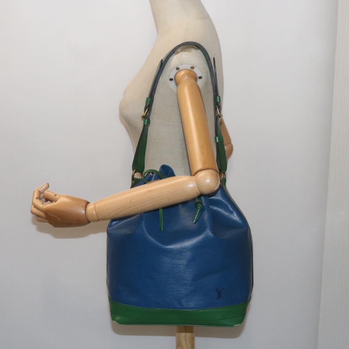 LOUIS VUITTON Noe Shoulder Bag