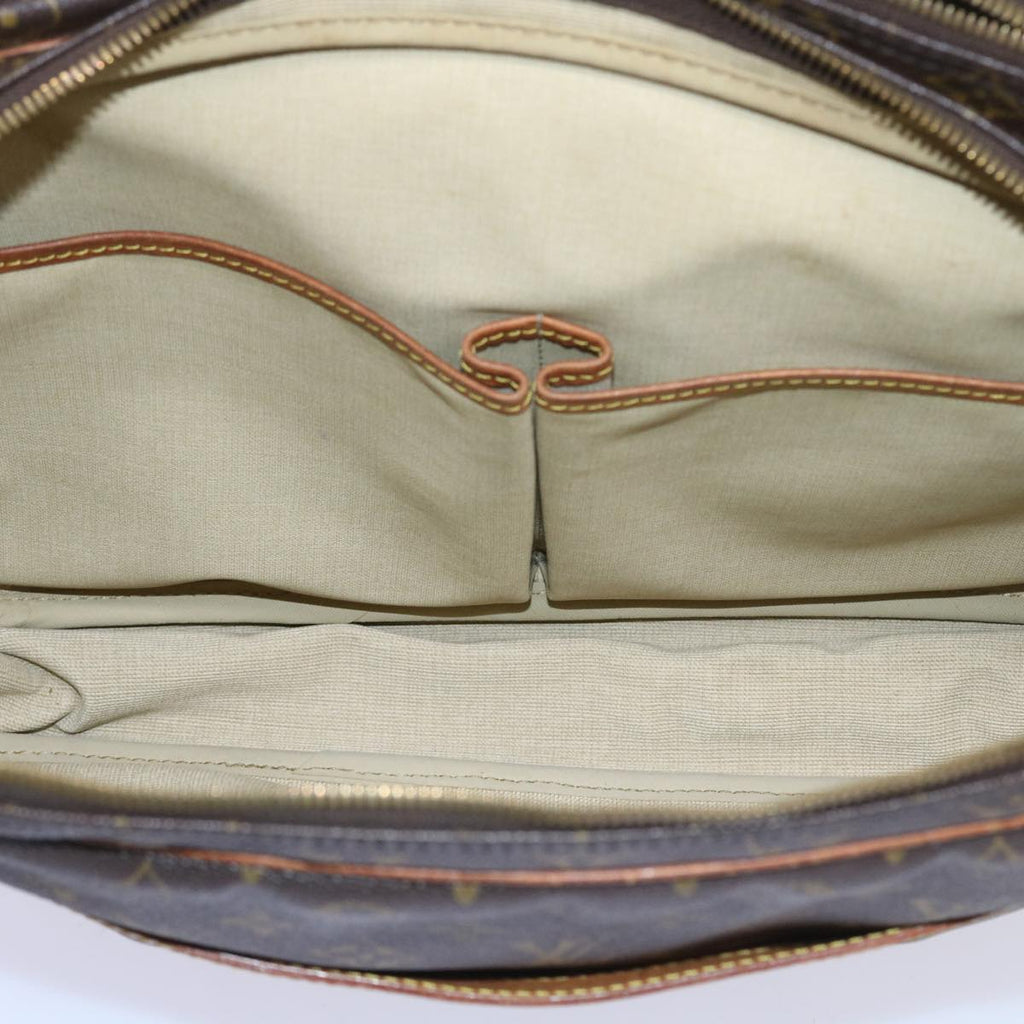 LOUIS VUITTON Reporter Shoulder Bag