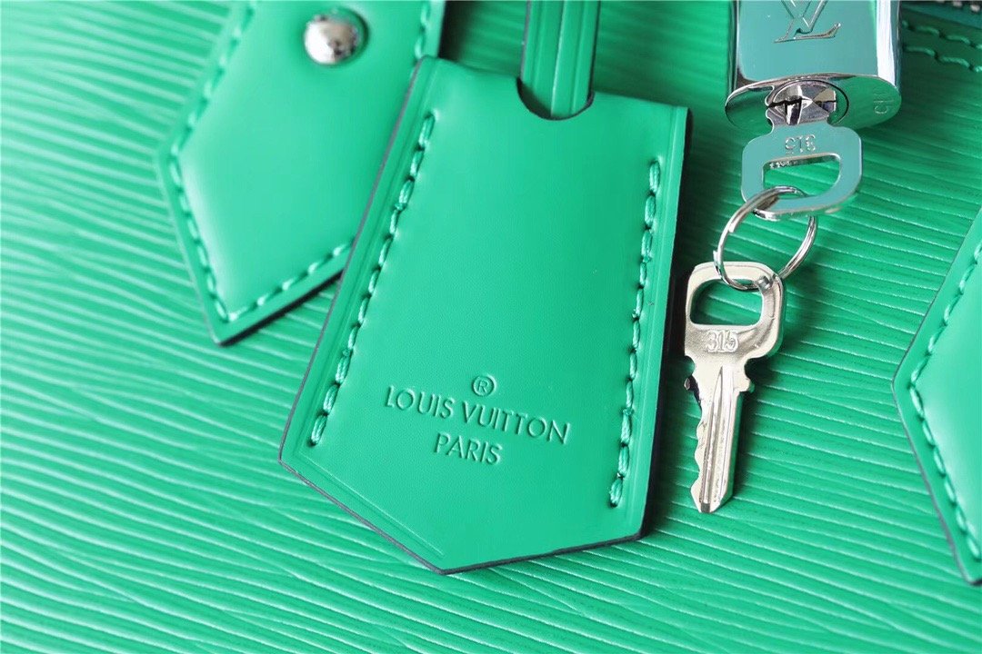 Louis Vuitton Alma BB Epi Green For Women,  Shoulder And Crossbody Bags 23.5cm/9.3in Louis Vuitton