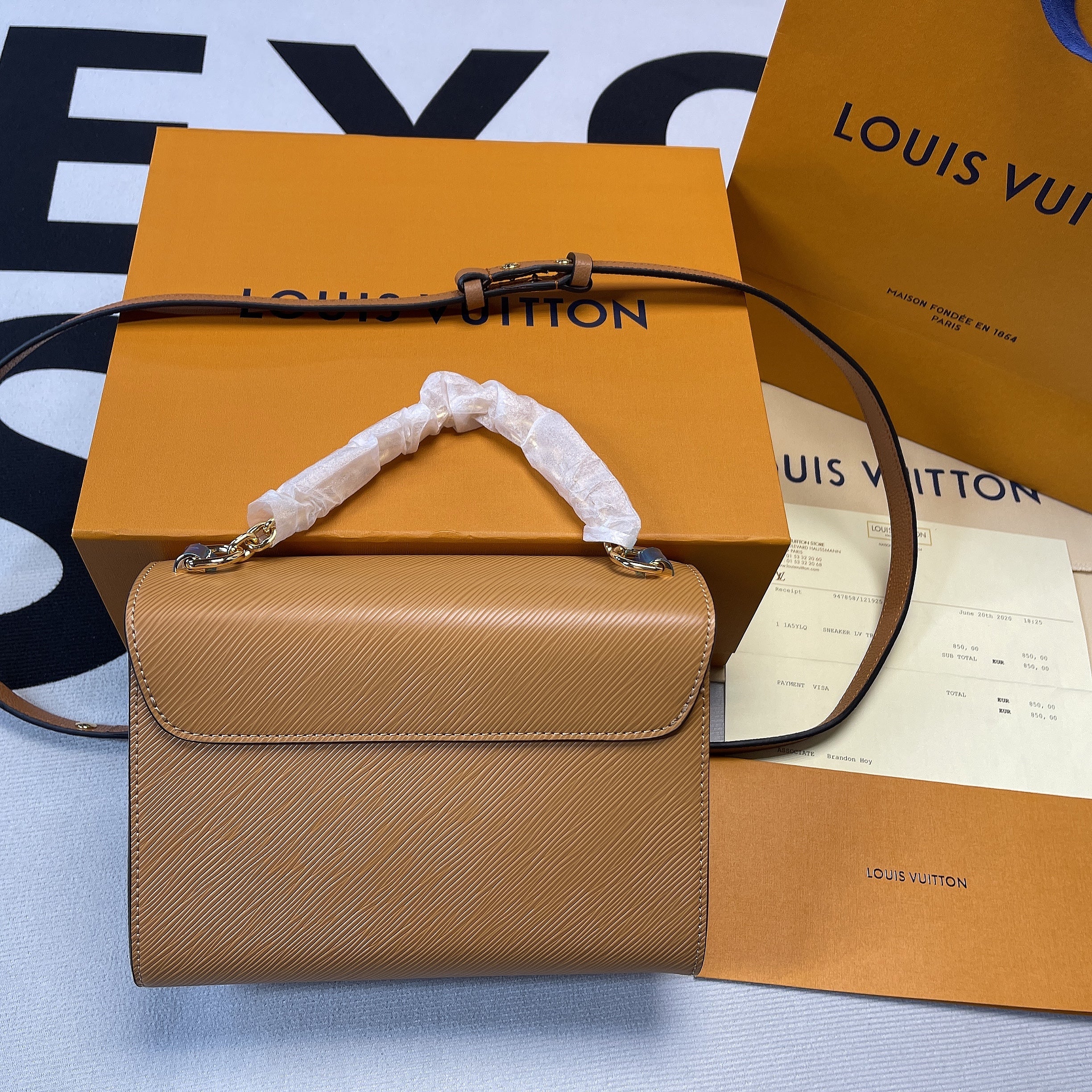 Louis Vuitton Twist MM Epi Gold Miel Brown For Women, Women’s Bags, Shoulder And Crossbody Bags 9.1in/23cm Louis Vuitton M59686