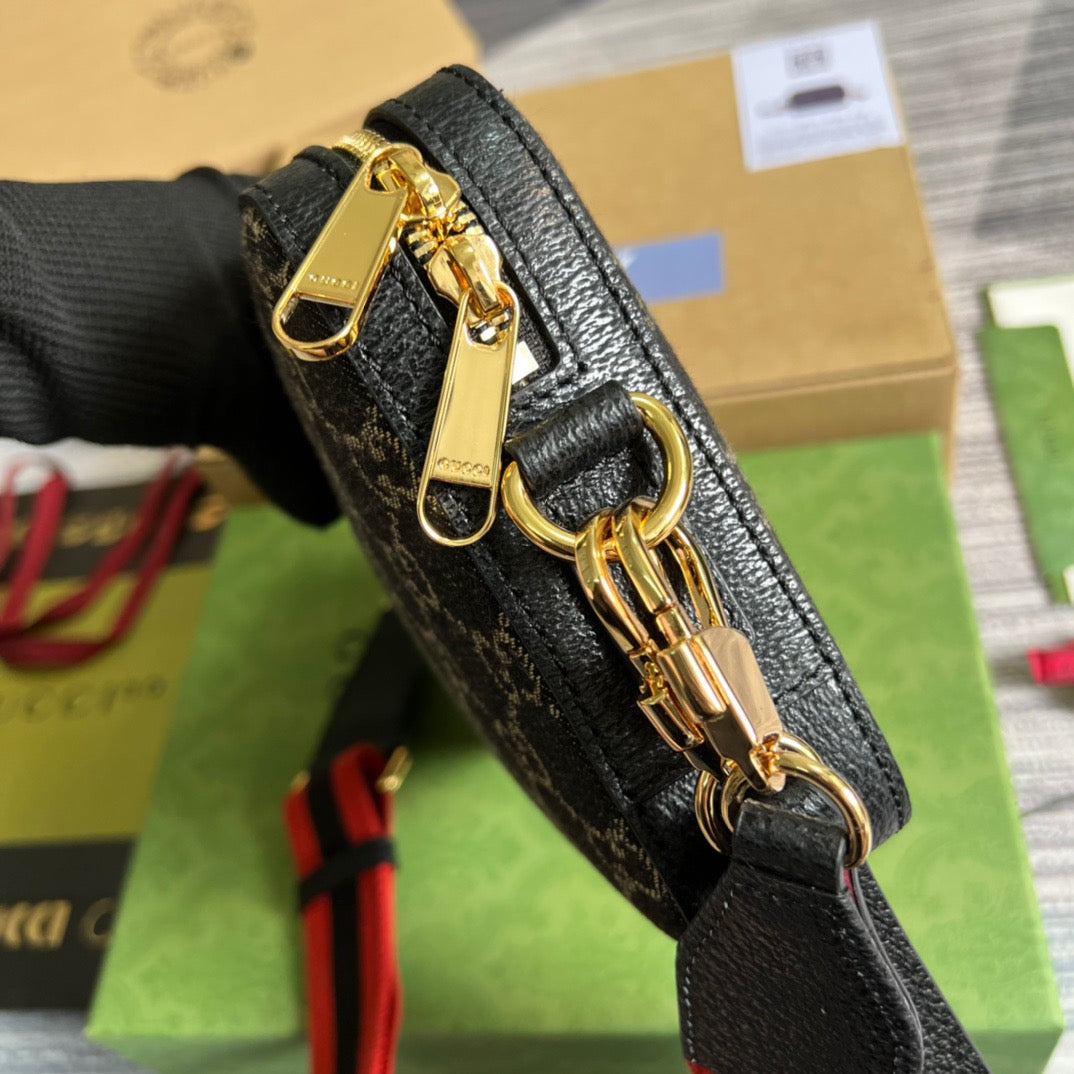 Gucci Shoulder Bag With Interlocking G Black And White Gucci Supreme Canvas For Women  9.6in/24.5cm Gucci