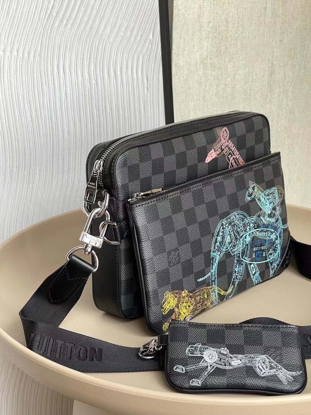 Louis Vuitton Trio Messenger Damier Graphite Canvas For Men, Bags, Crossbody Bags 9.8in/25cm Louis Vuitton N58040
