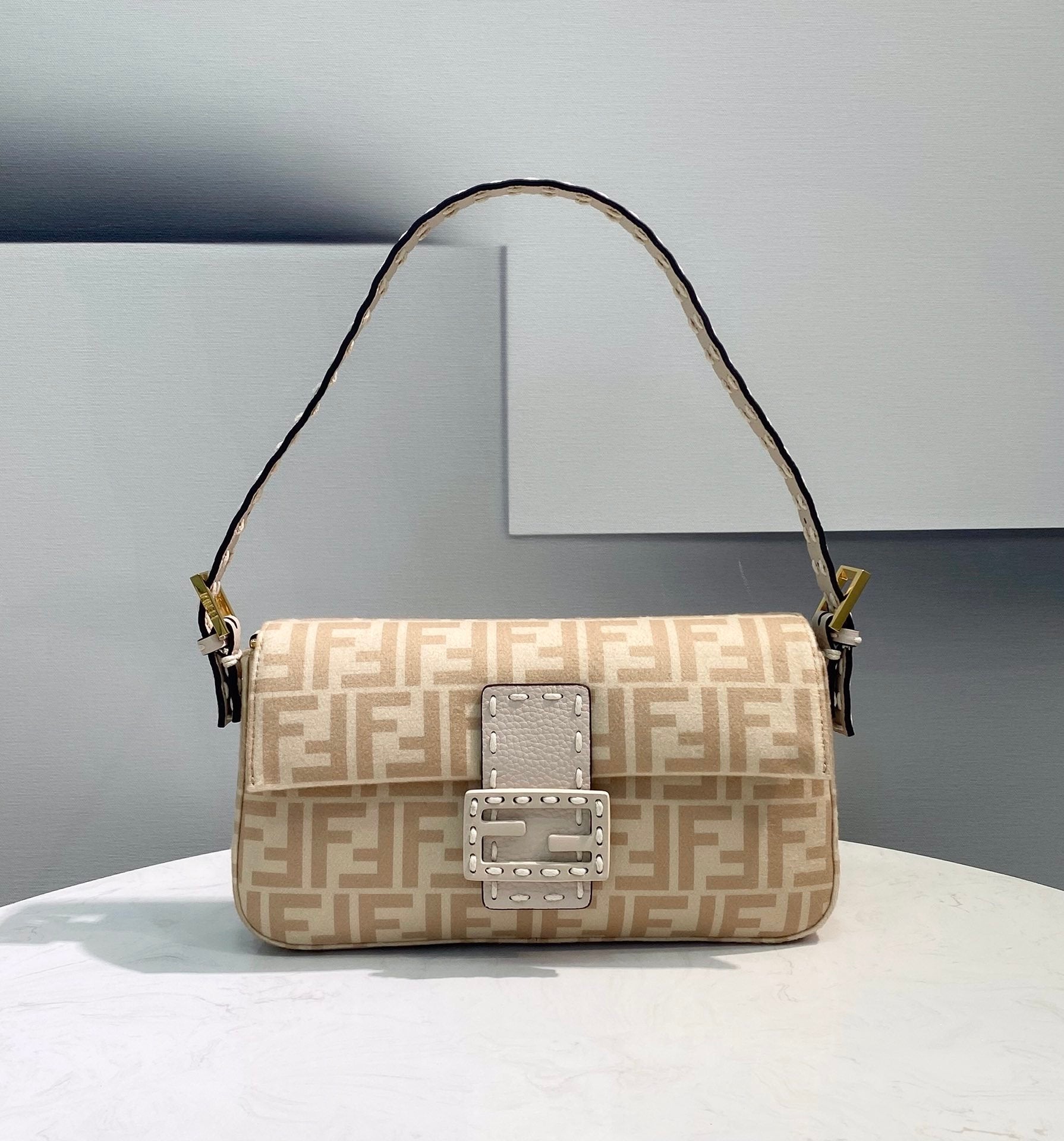 Baguette 1997 Wool Bag Beige For Women, Women’s Handbags, Shoulder Bags 10.6in/27cm FF 8BR792