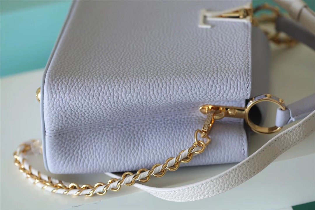 Louis Vuitton Capucines MM Taurillon Light Blue/ Creme For Women,  Shoulder And Crossbody Bags 31.5cm/12.4in Louis VuittonÃƒâ€šÃ‚Â 