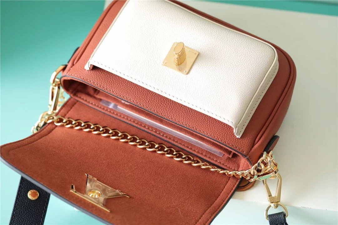 Louis Vuitton Lockme Tender Chataigne Brown For Women,  Shoulder And Crossbody Bags 7.5in/19cm Louis VuittonÃƒâ€šÃ‚Â 