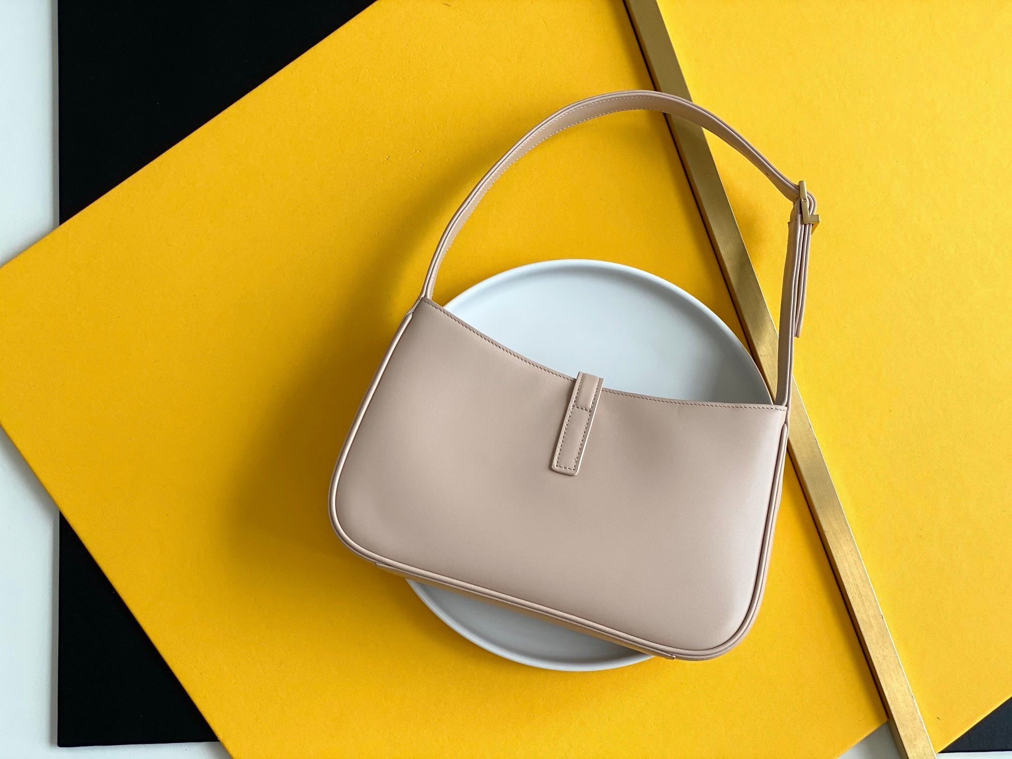 Top Quality LE 5 Ã 7 Hobo Bag Light Ivoire For Women 9in/23cm YSL