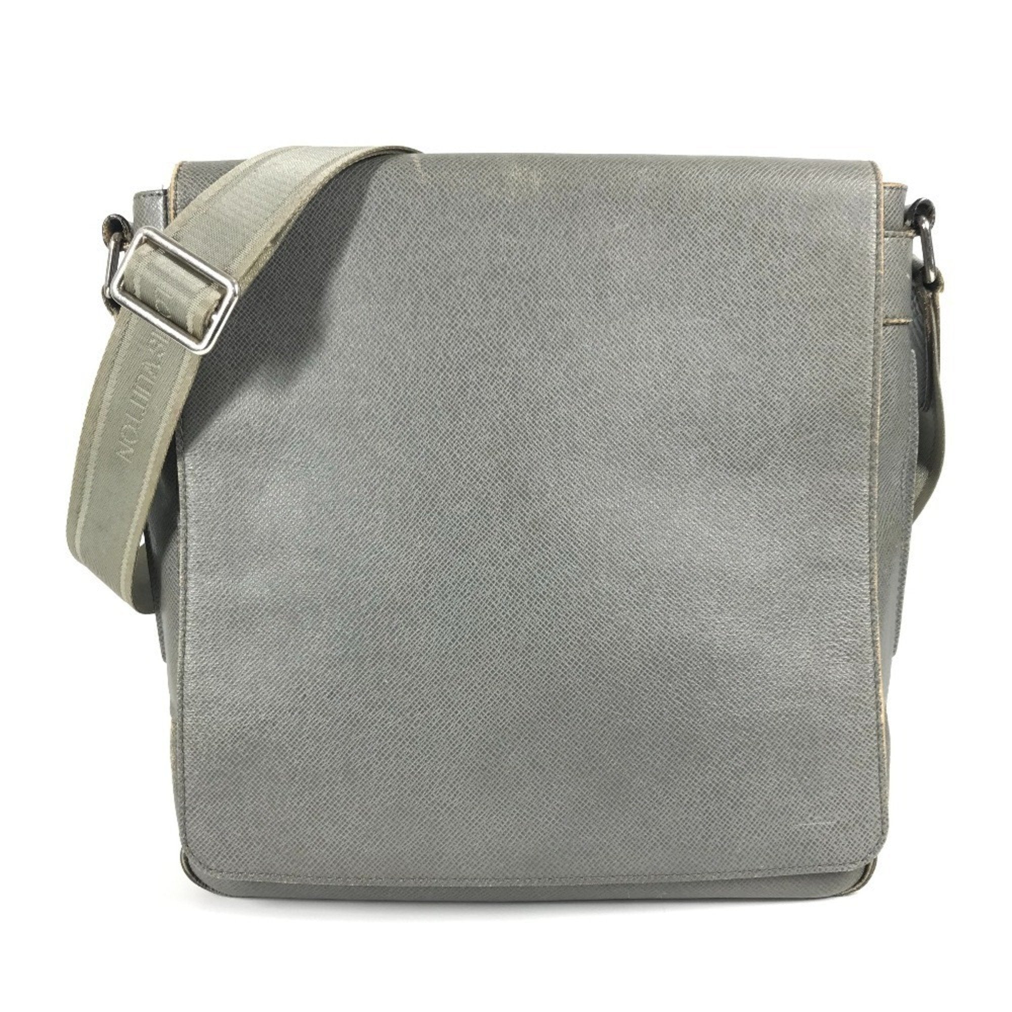 Louis Vuitton Glacier Gray Taiga Leather Messenger Bag Shoulder Bag