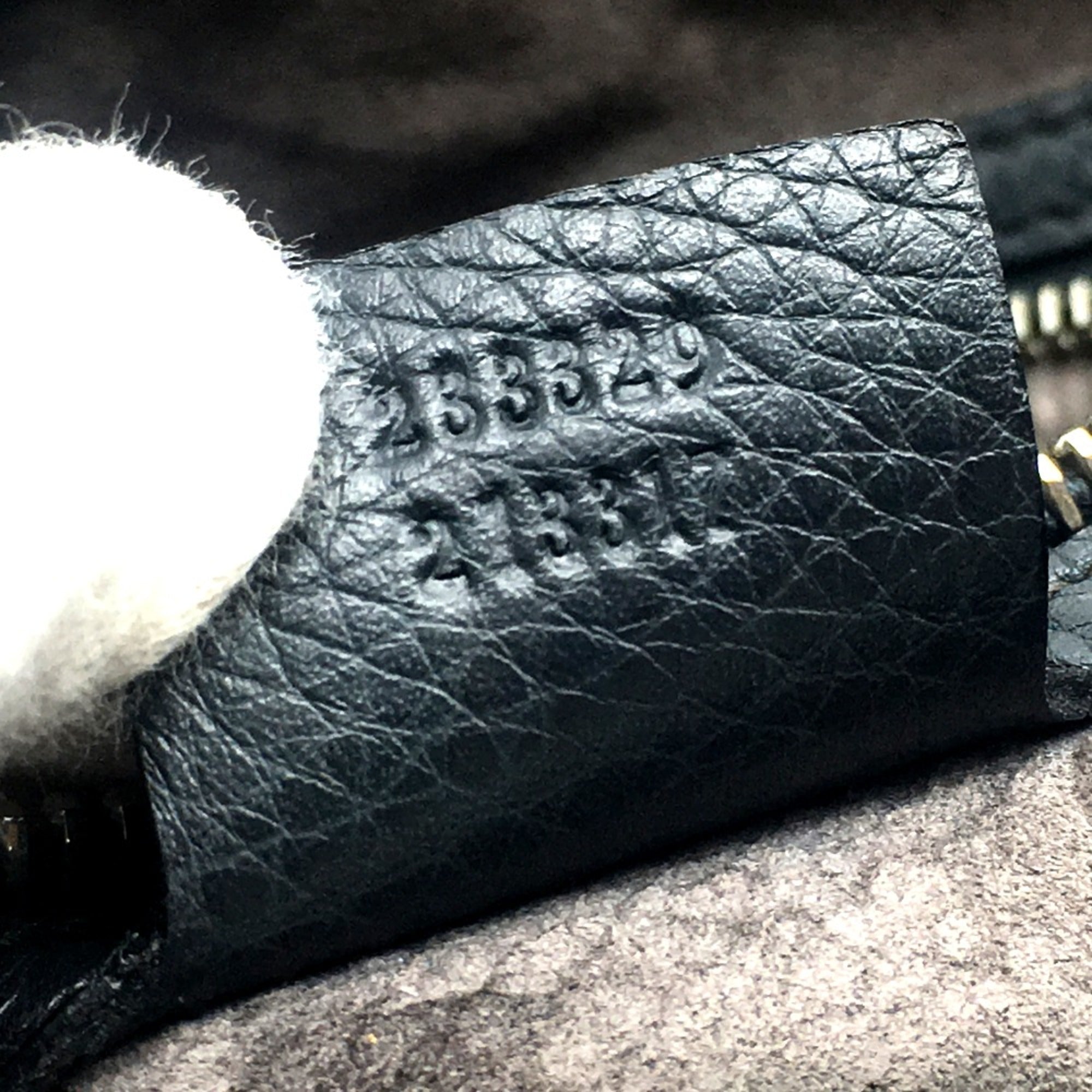 Gucci Gray Leather Shoulder Bag (Pre-Owned)