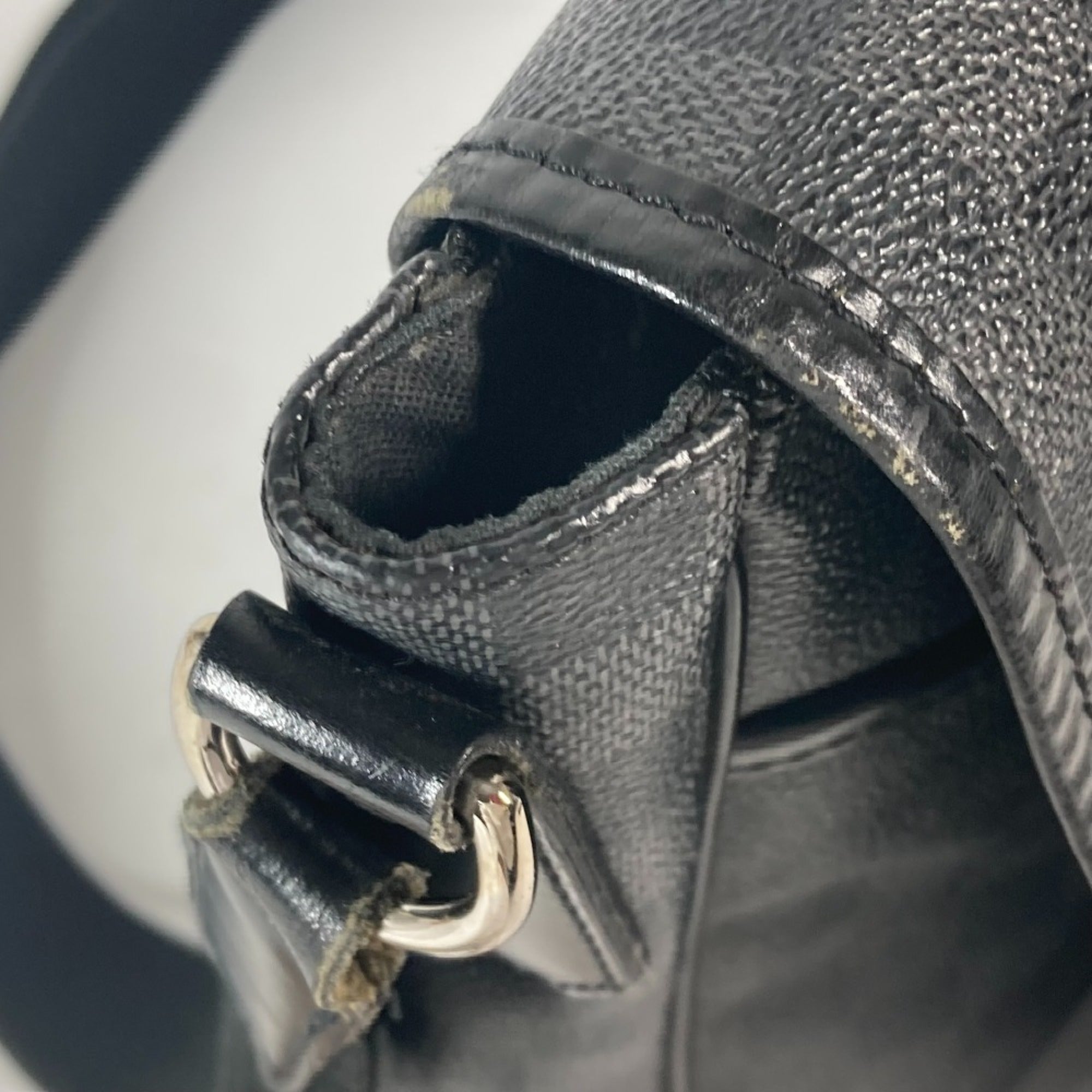 Louis Vuitton Black Damier Graphite Messenger Bag Shoulder Bag