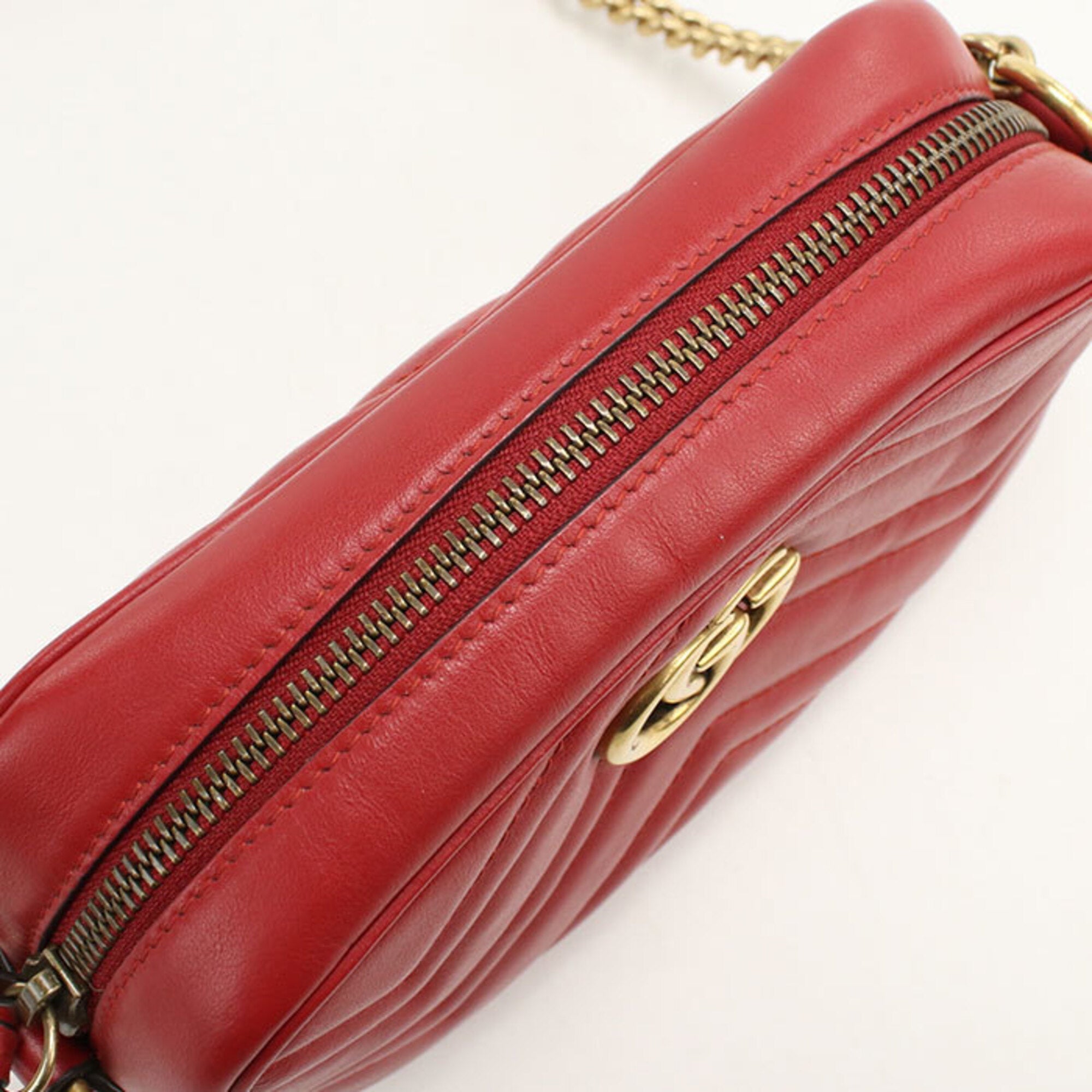 Gucci Red Color Quilting Shoulder Bag (Pre-Owned)