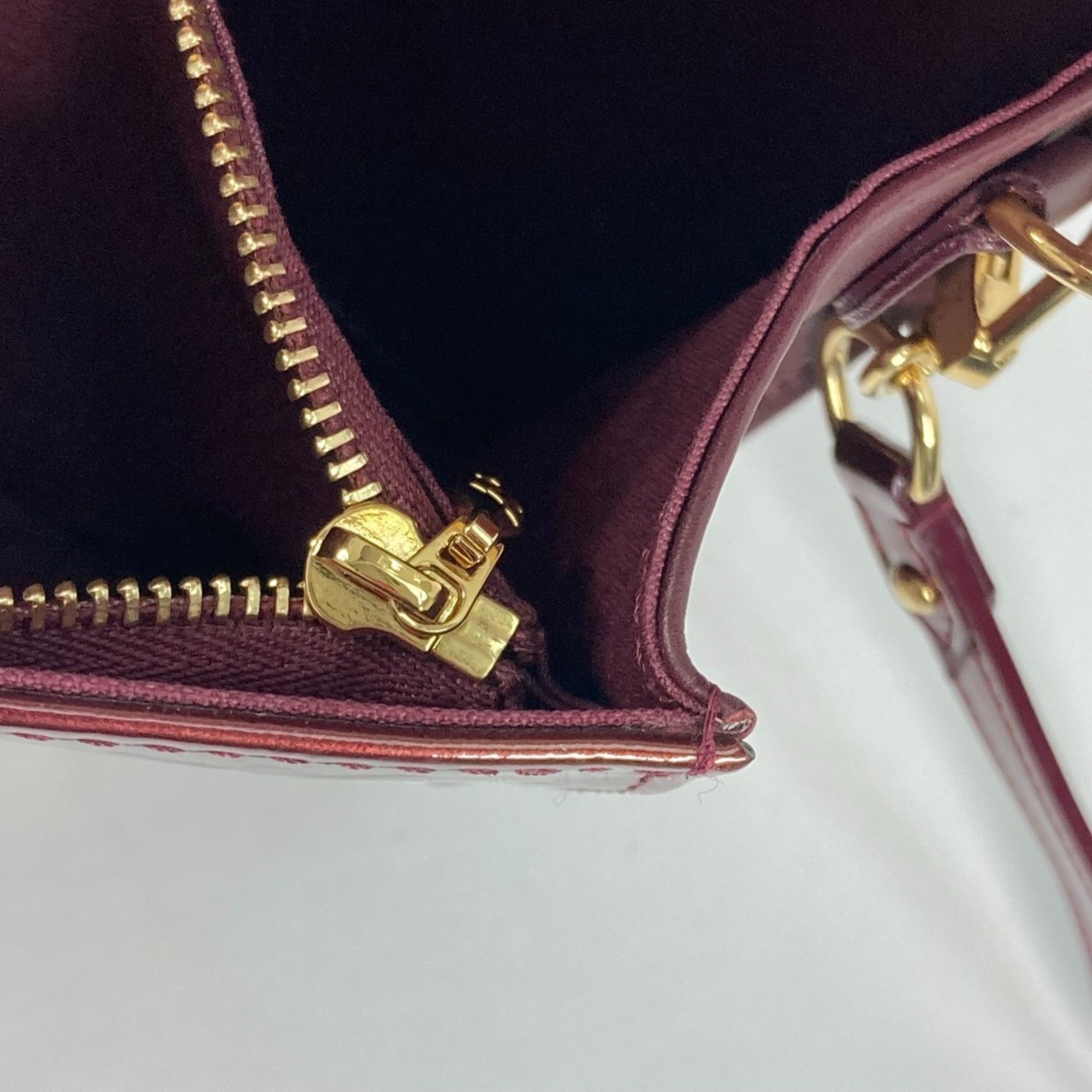 Louis Vuitton Monogram Vernis Purple Rouge Fauviste Monogram Vernis Clutch Bag Shoulder Bag