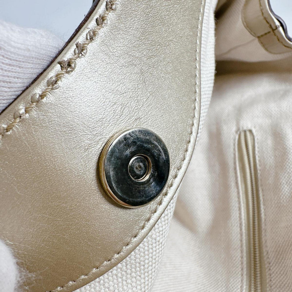 Gucci Gg Canvas Beige Gg Canvas Handbag Tote Bag (Pre-Owned)