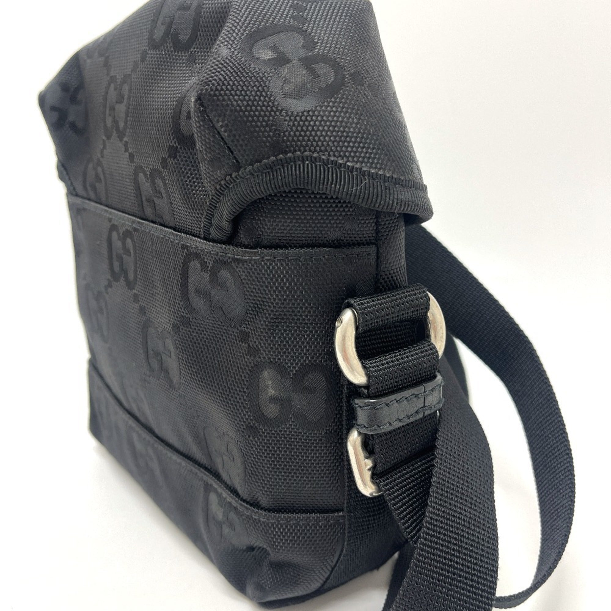 Gucci Black Nylon Leather Handbag Shoulder Bag (Pre-Owned)