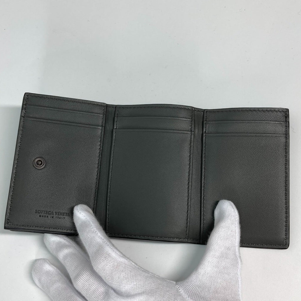 Bottega Veneta Black Leather Wallet (Tri-Fold)