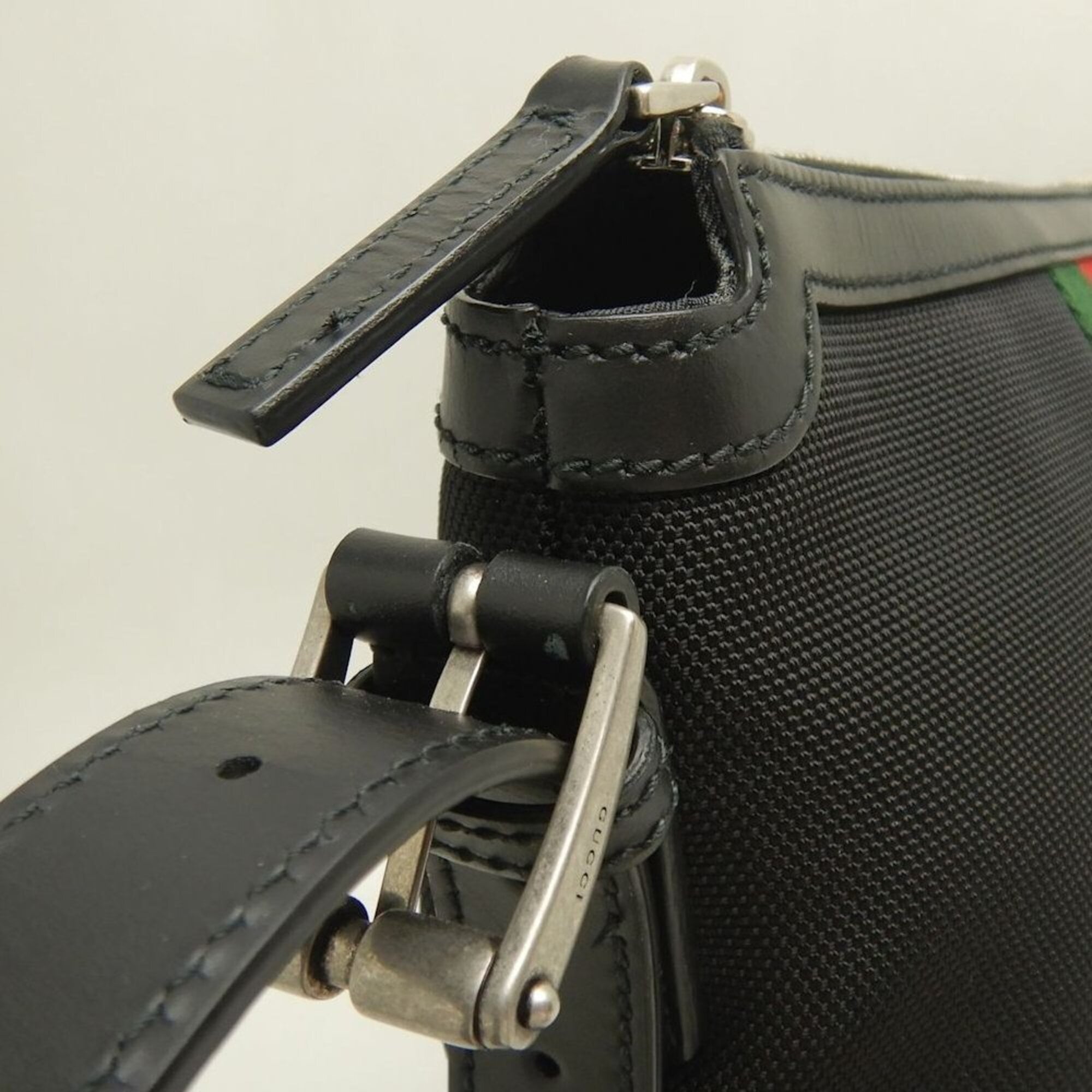 Gucci Black Canvas Leather Shoulder Bag (Pre-Owned)