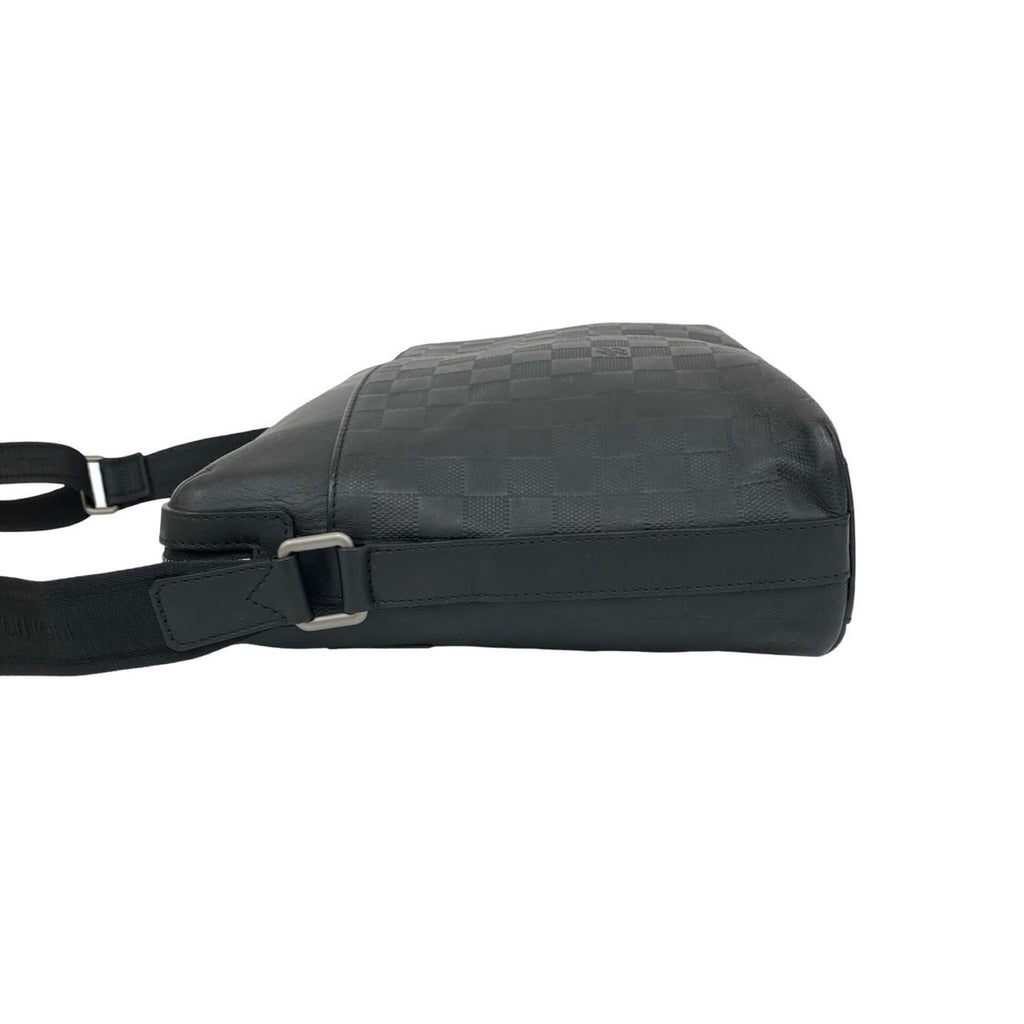 Louis Vuitton Black Leather Pochette Shoulder Bag