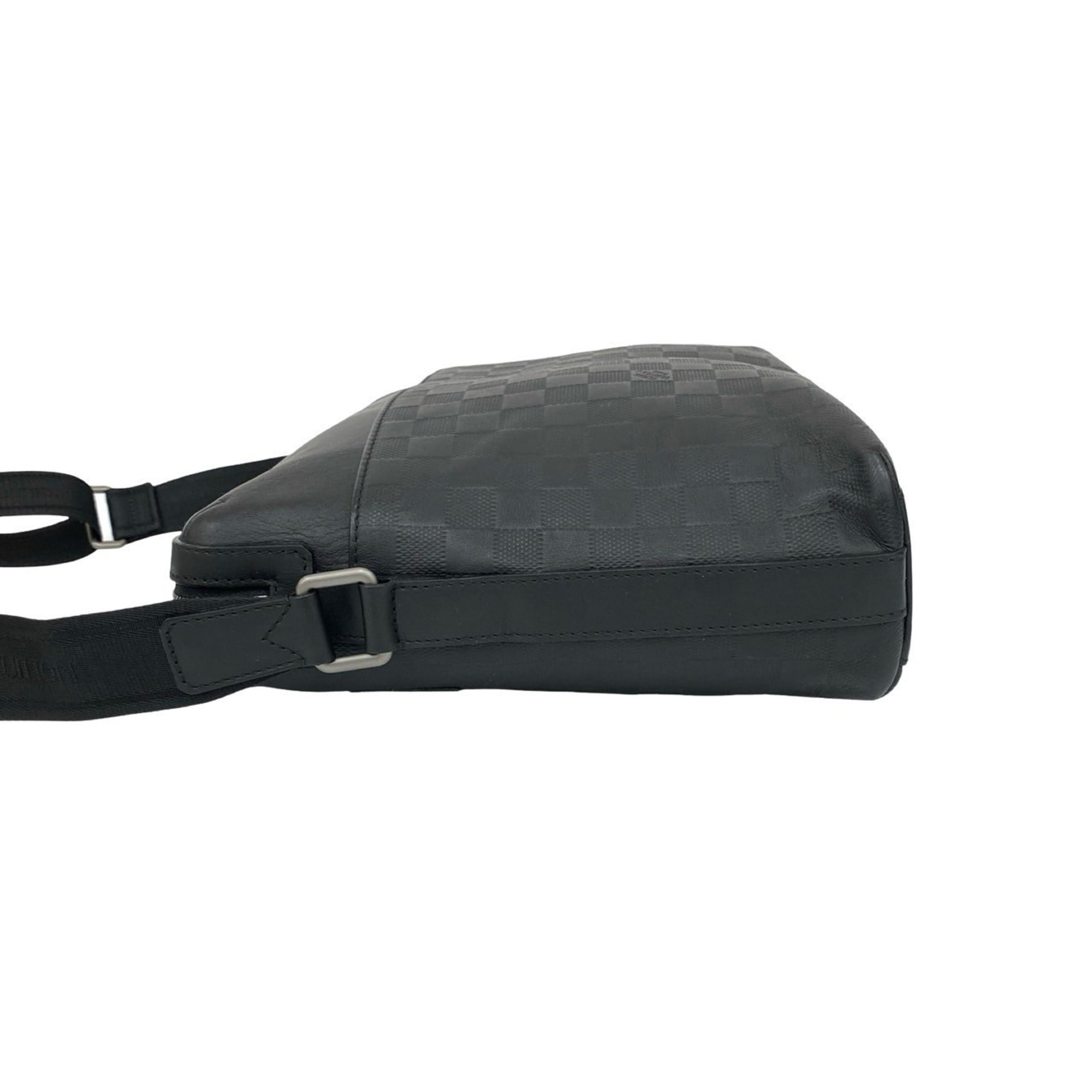 Louis Vuitton Black Leather Pochette Shoulder Bag