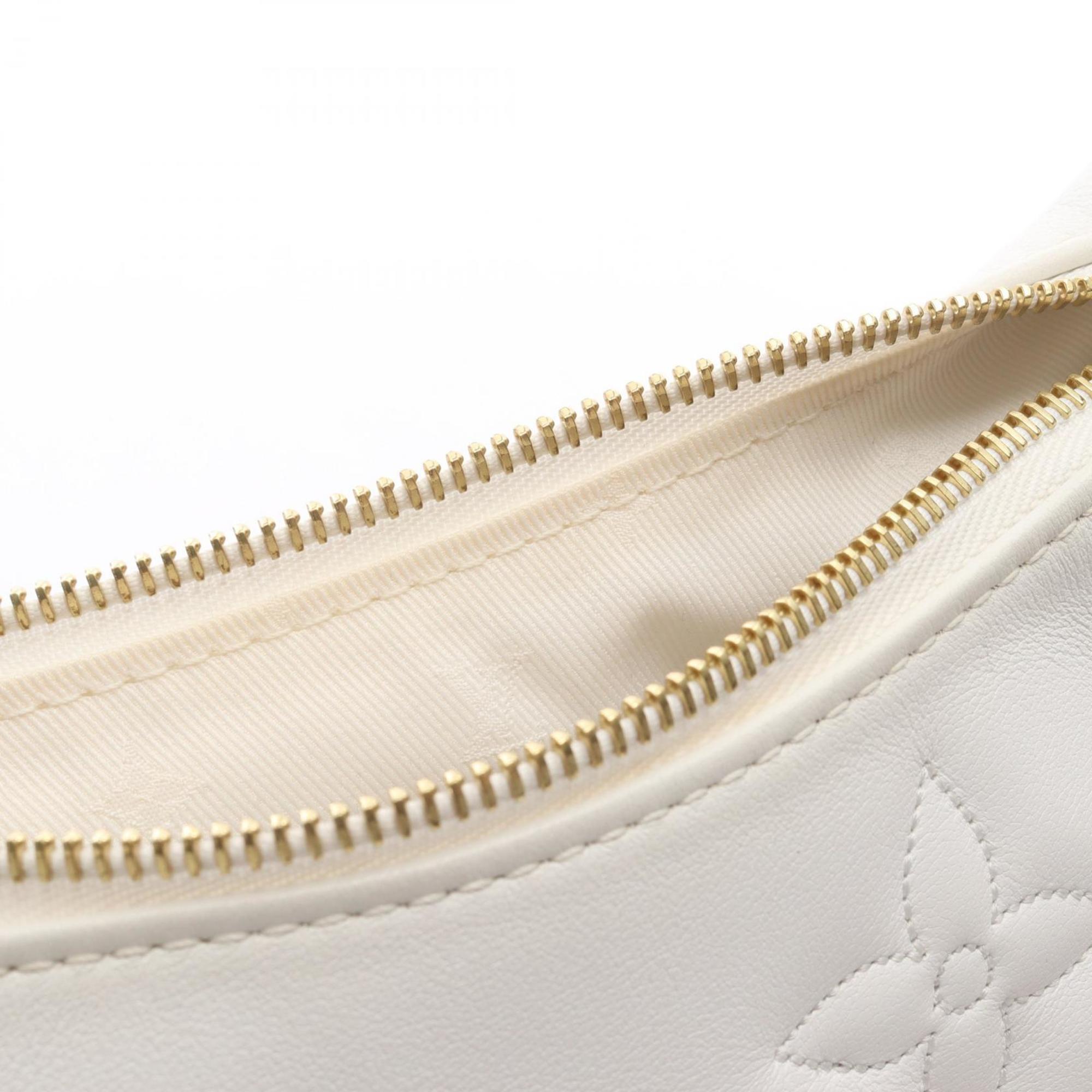Louis Vuitton White Leather Handbag