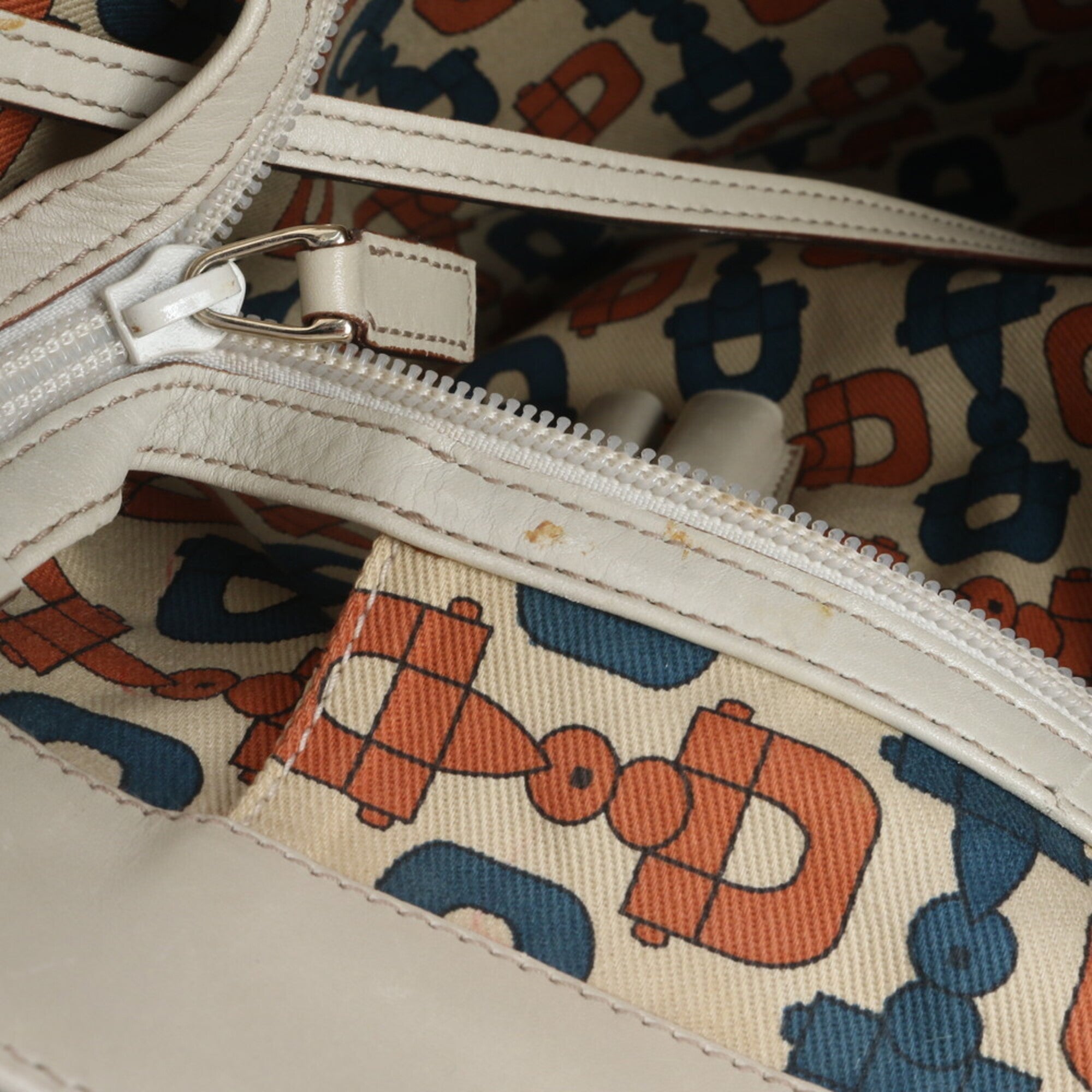Gucci Guccissima White Leather Handbag (Pre-Owned)