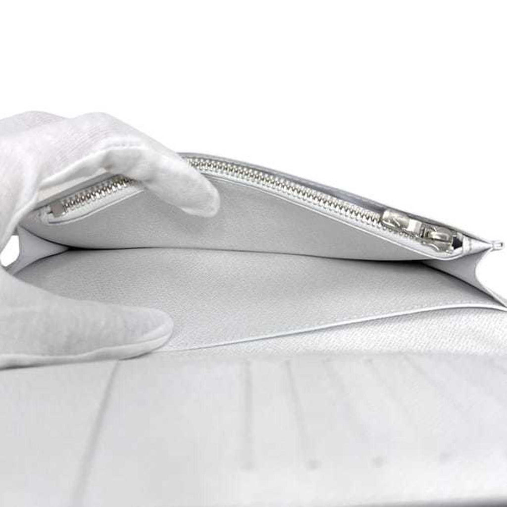 Louis Vuitton White Taiga Leather Monogram Long Wallet