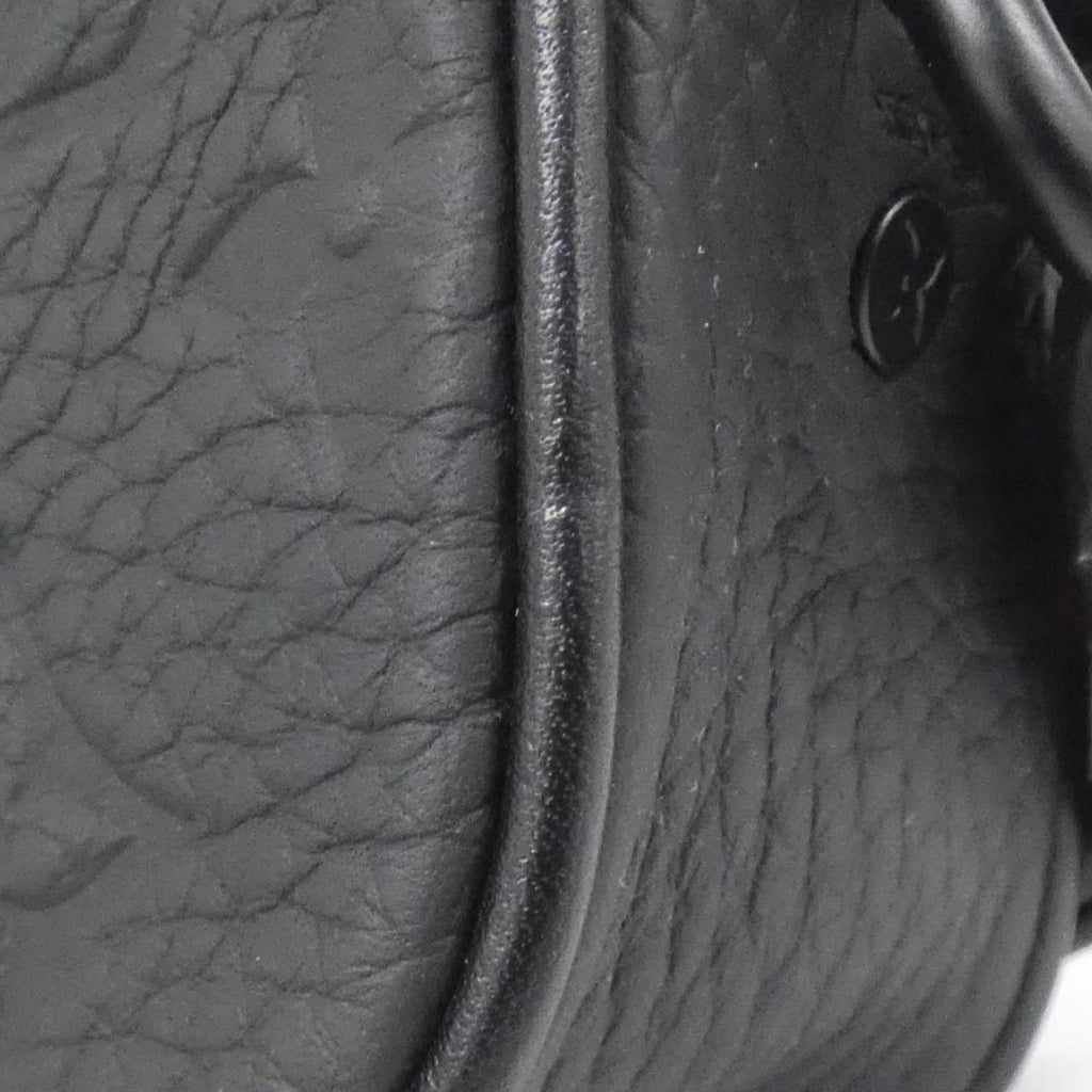 Louis Vuitton Black Leather Handbag Pochette