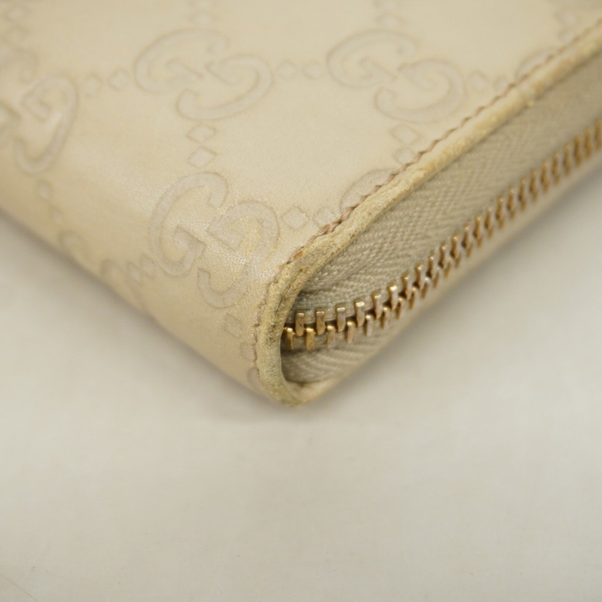 Gucci Beige Leather Long Wallet (Bi-Fold) (Pre-Owned)