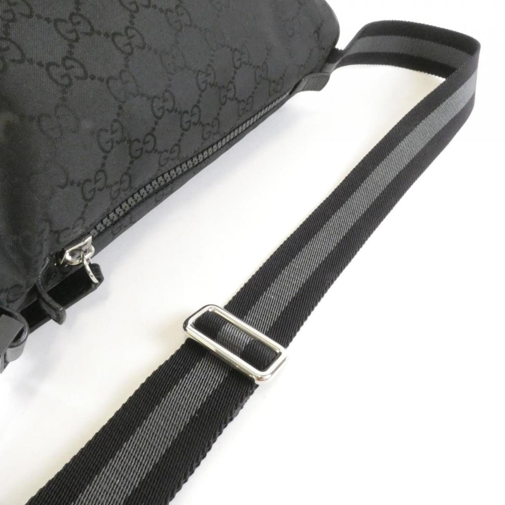 Gucci Black Nylon Shoulder Bag (Pre-Owned)