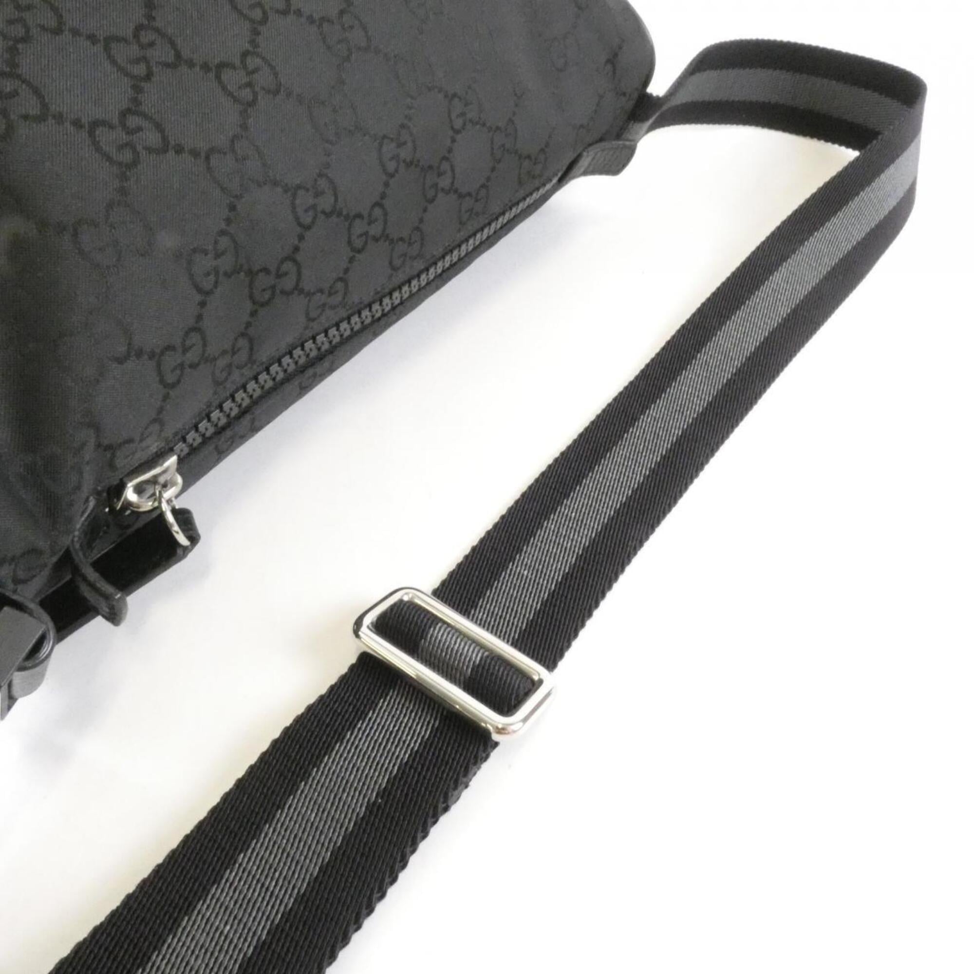 Gucci Black Nylon Shoulder Bag (Pre-Owned)