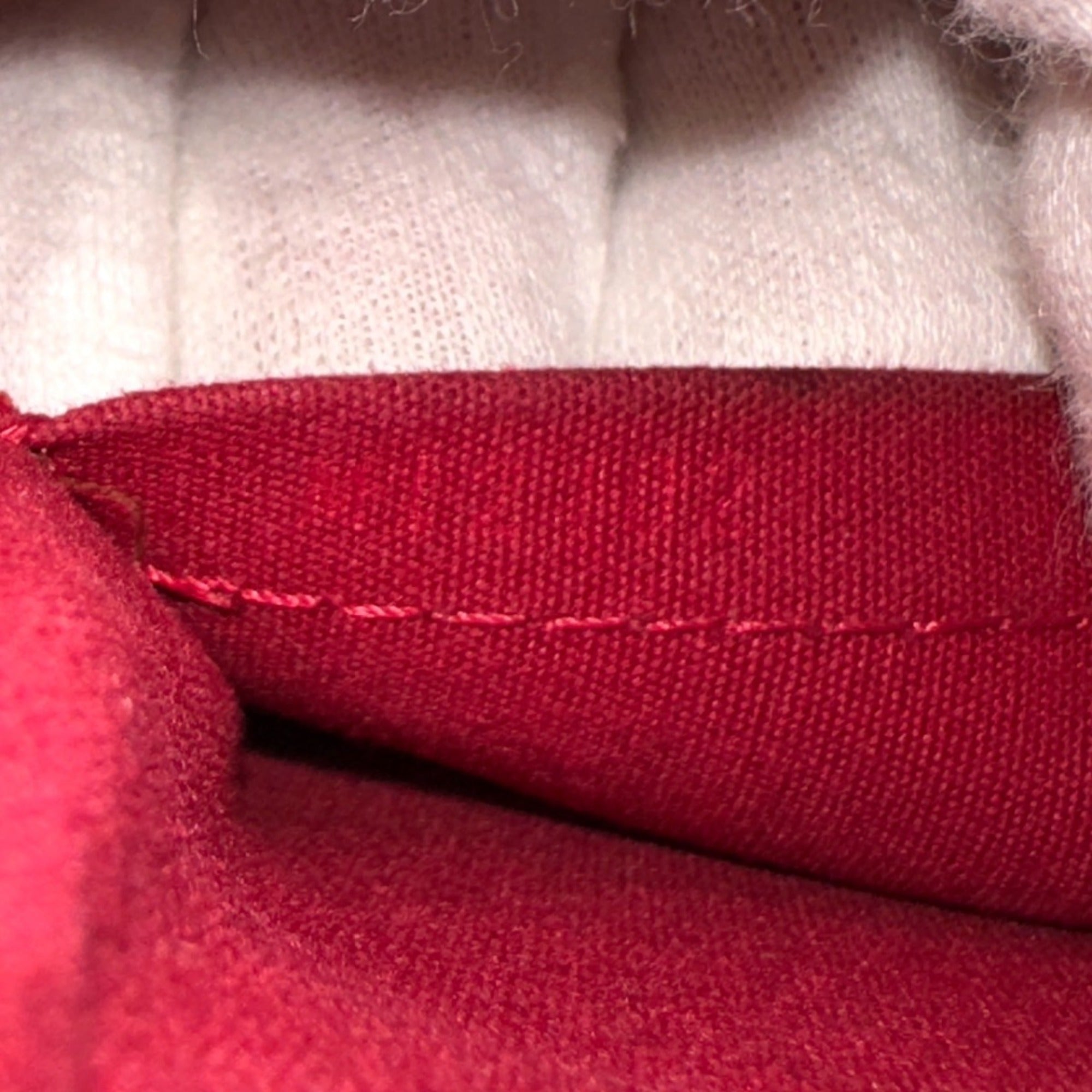 Louis Vuitton Pomme D'amour Red Color Monogram Vernis Handbag