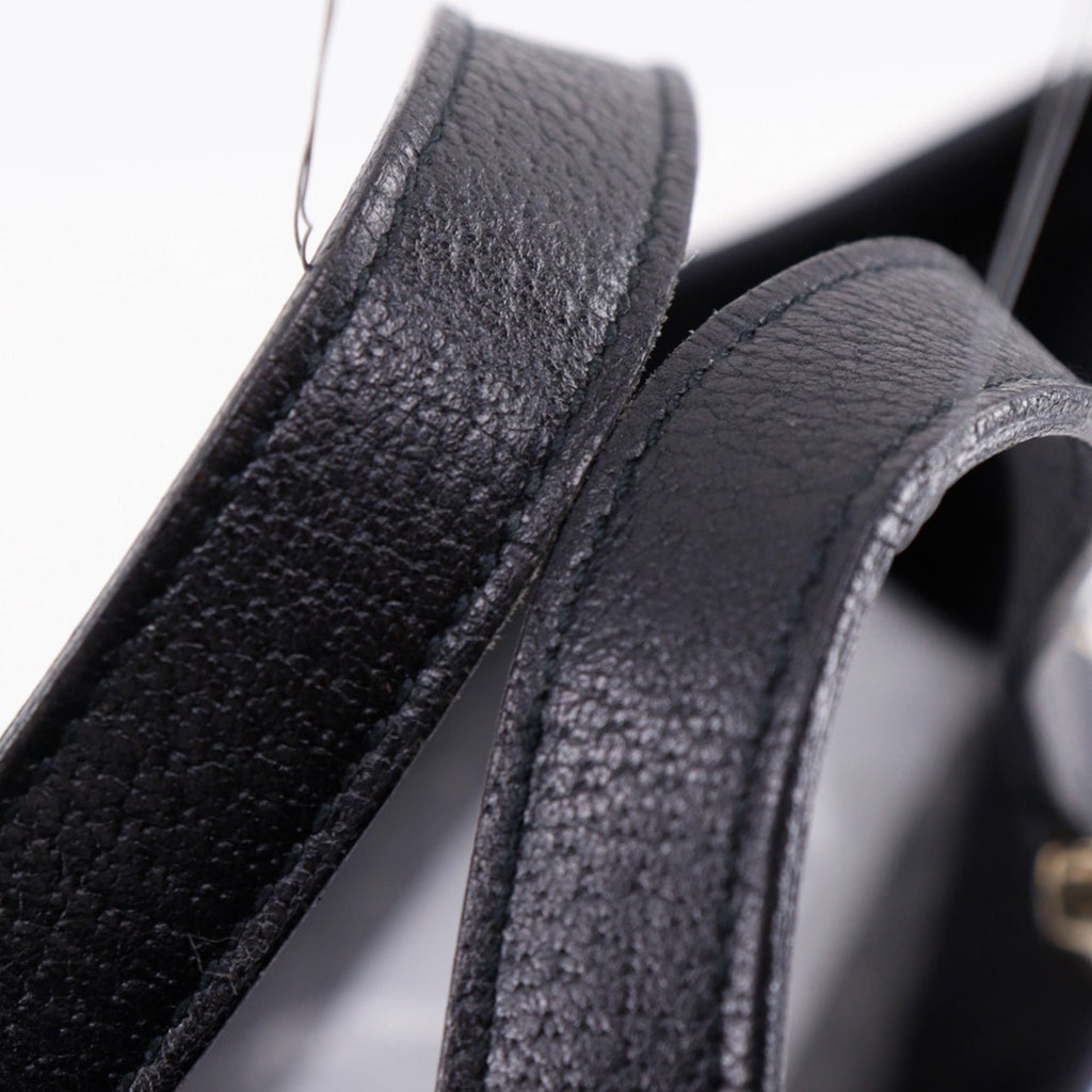 Gucci Black Gg Canvas Handbag Tote Bag (Pre-Owned)