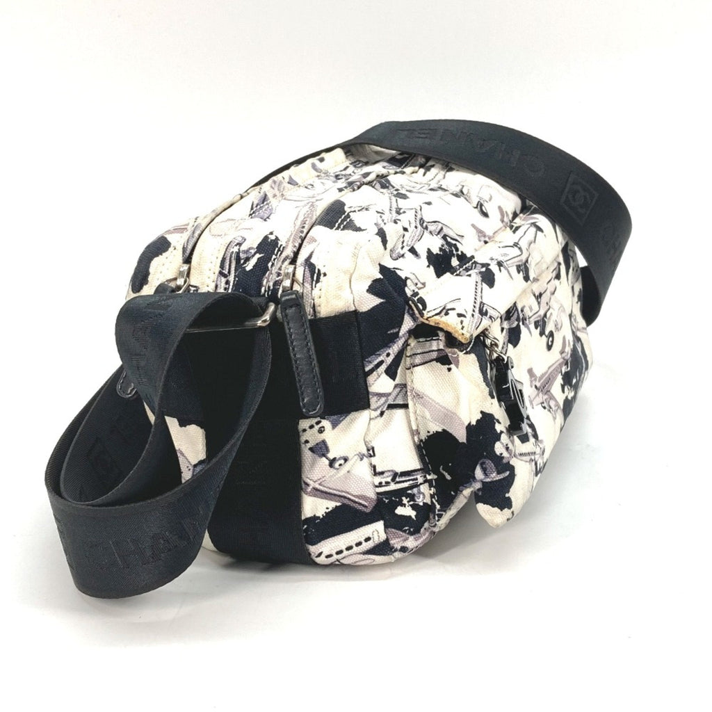 Chanel Black Cloth Shoulder Bag