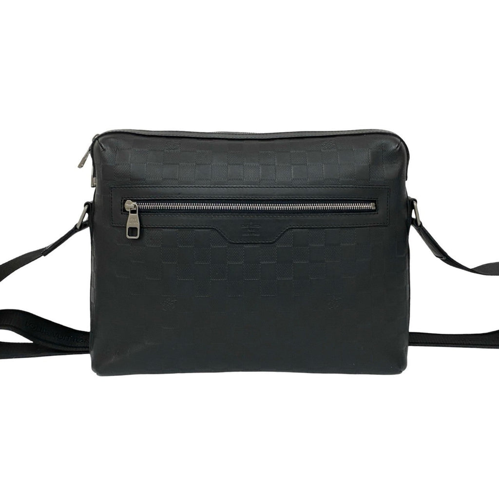 Louis Vuitton Black Leather Pochette Shoulder Bag
