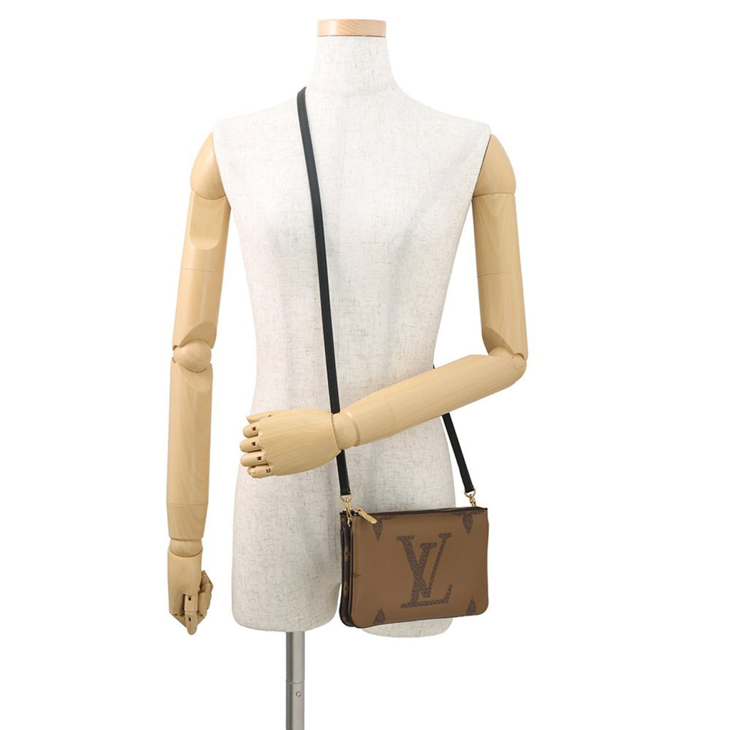 Louis Vuitton Noir Monogram Pochette Shoulder Bag