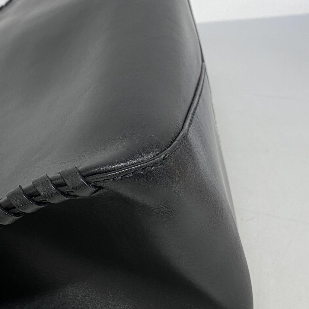 Gucci Black Leather Handbag (Pre-Owned)