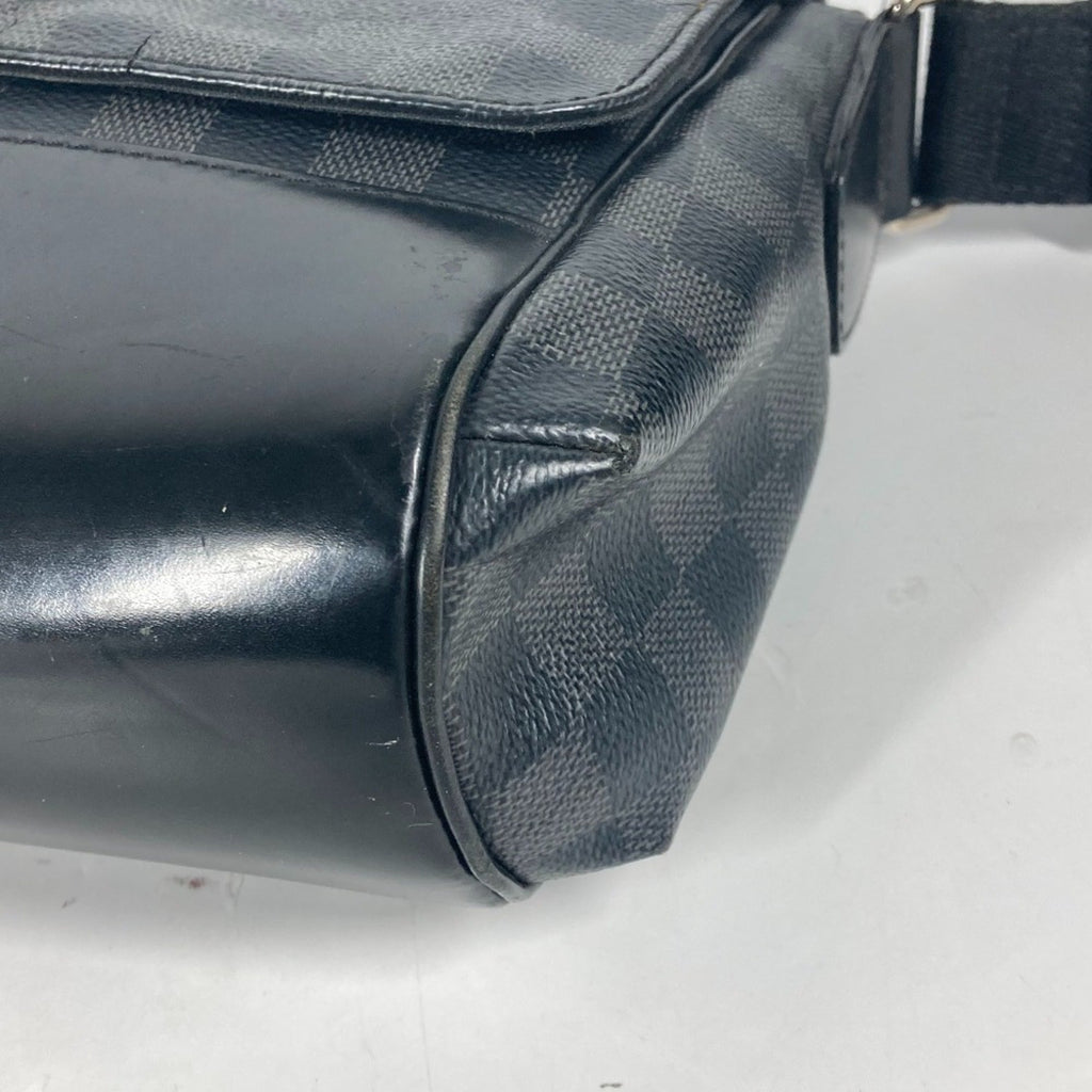 Louis Vuitton Black Damier Graphite Messenger Bag Shoulder Bag